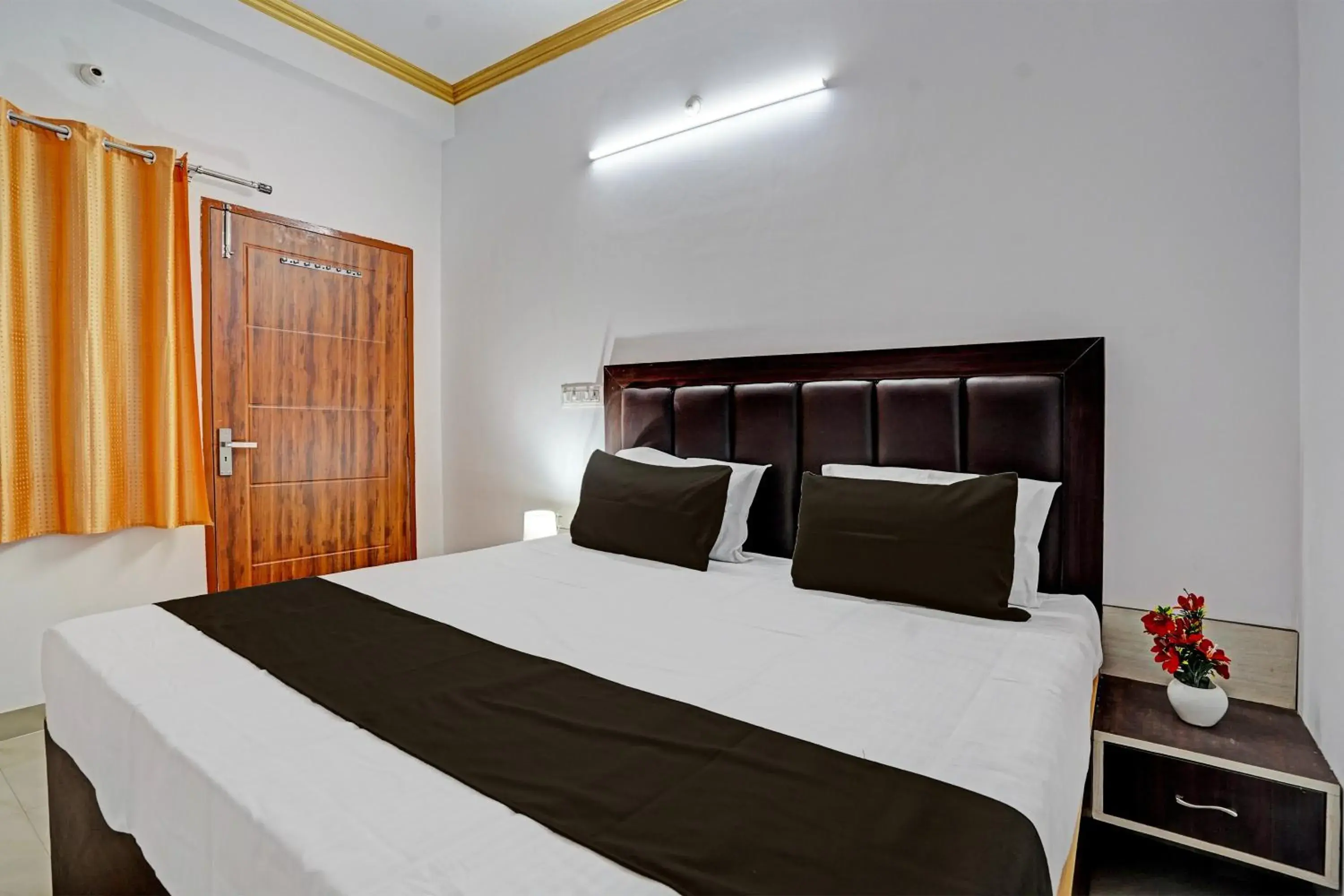 Classic Triple Room - single occupancy in Hotel O RR Palace Classic Triple Room - single occupancy in Hotel O RR Palace