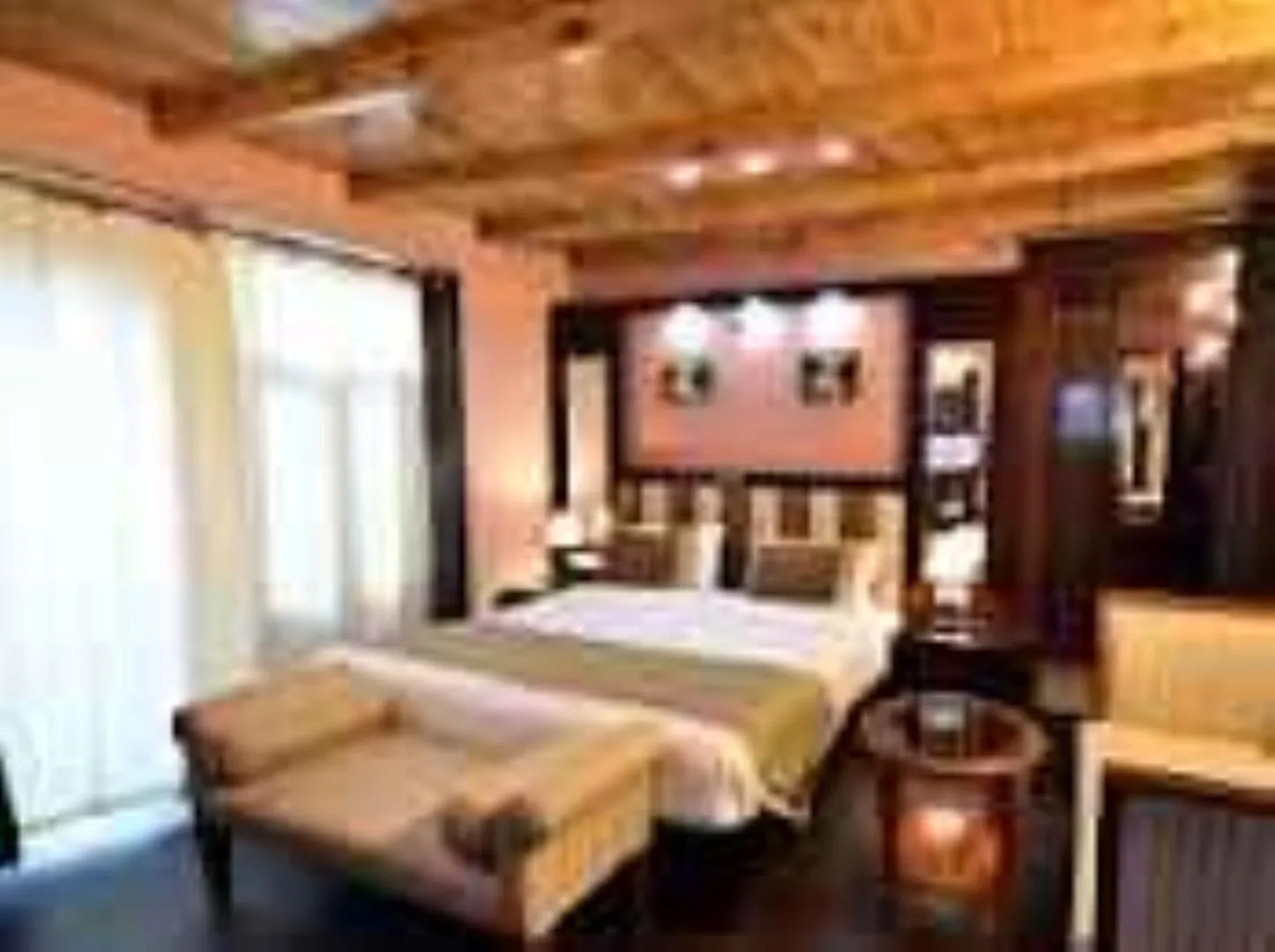 Bed in Hotel H. K. Legacy Nainital