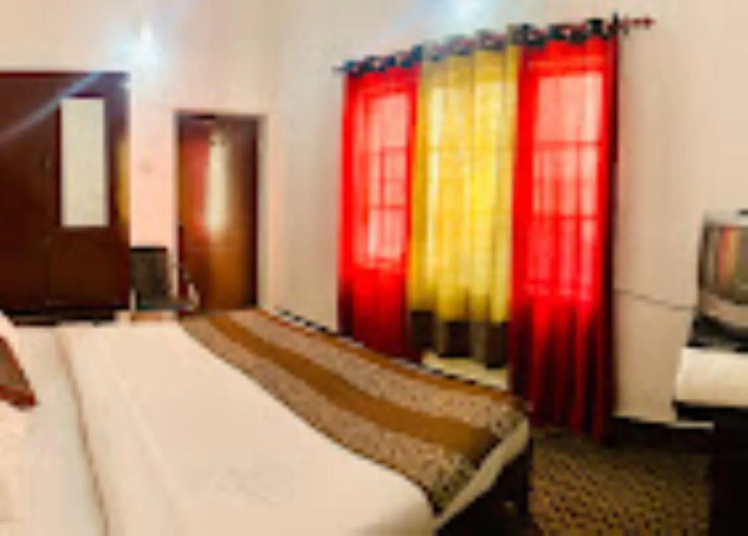 Bed in Hotel H. K. Legacy Nainital