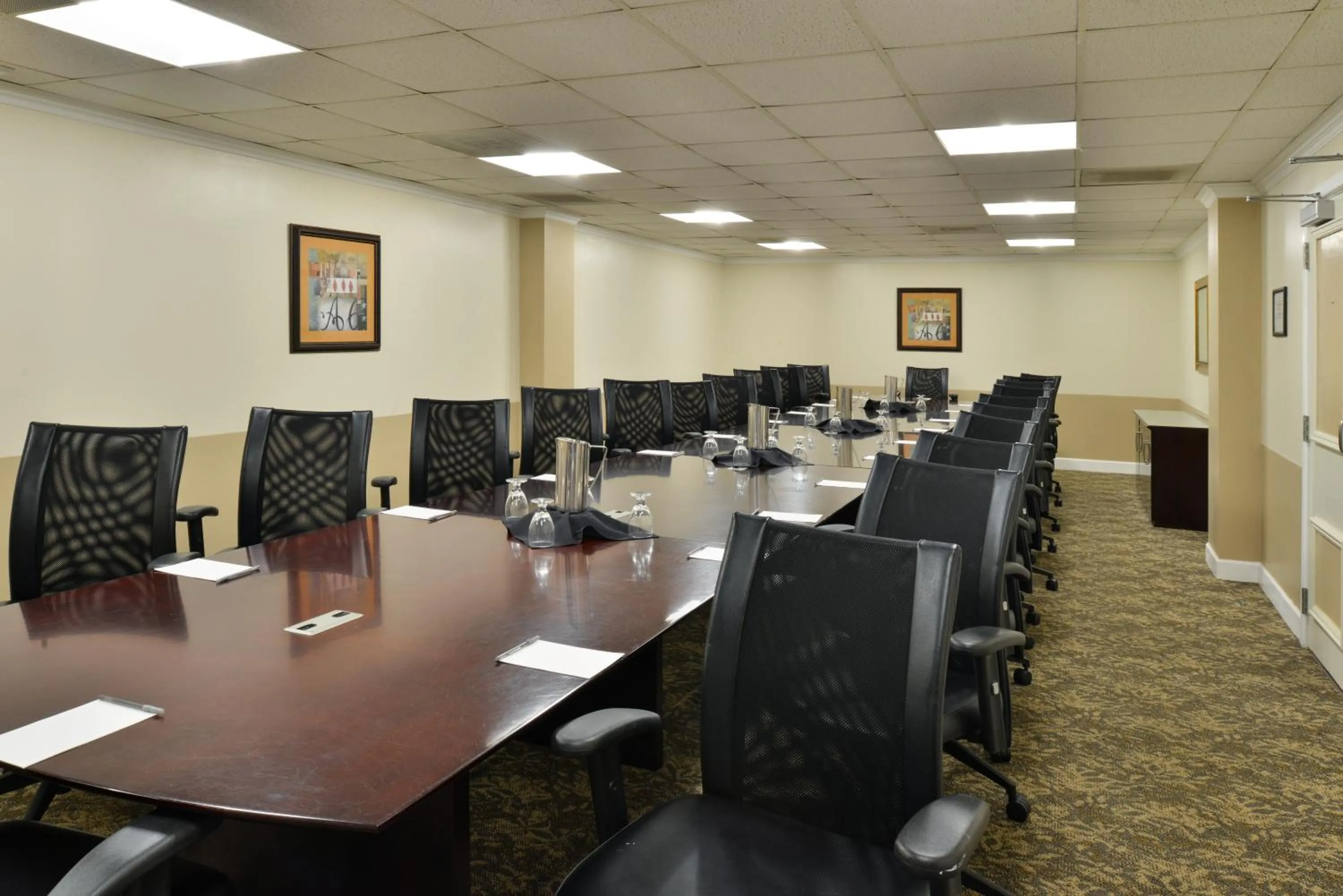 Meeting/conference room in Hawthorne Inn & Conference Center
