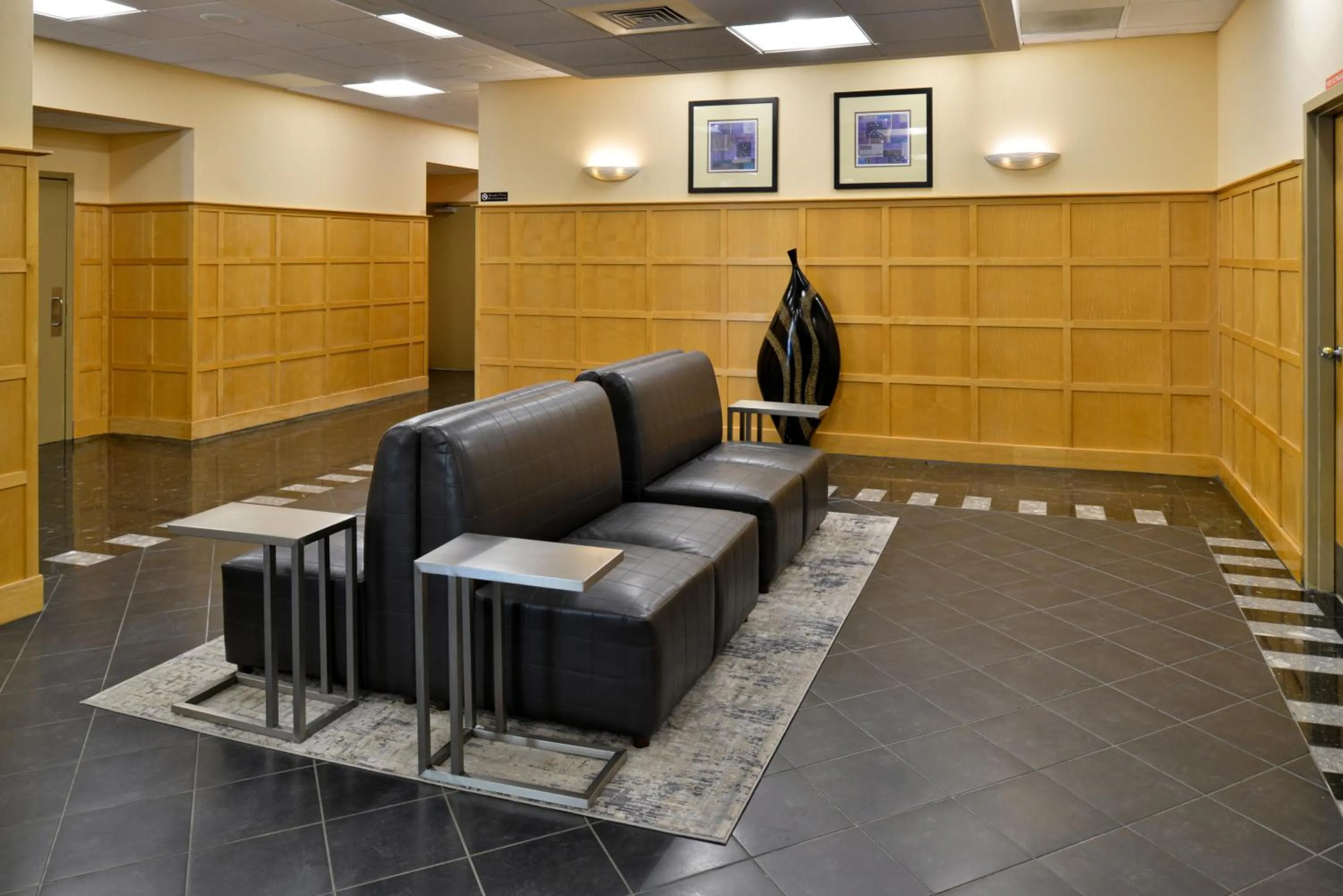 Property building in Hawthorne Inn & Conference Center