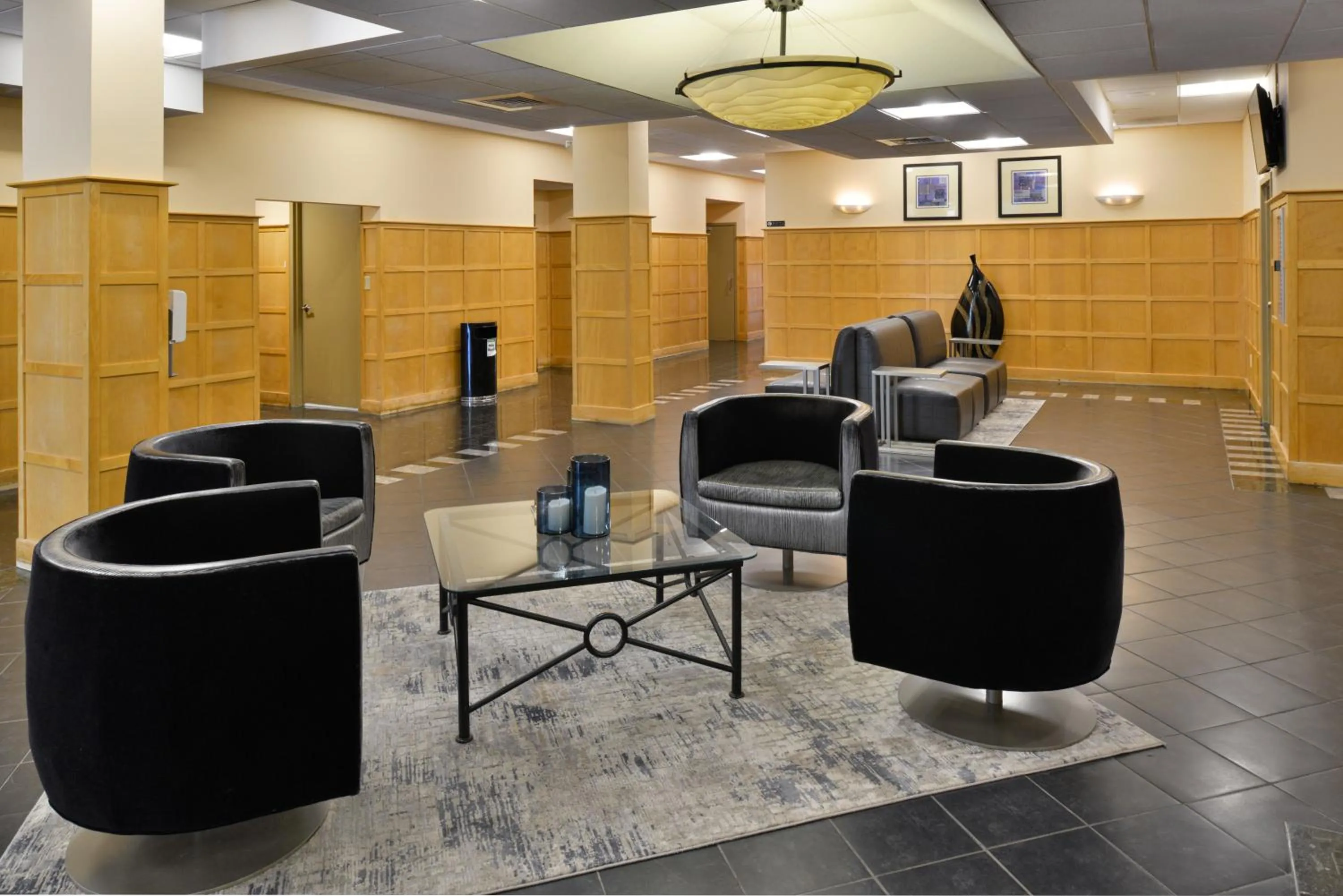 Property building in Hawthorne Inn & Conference Center