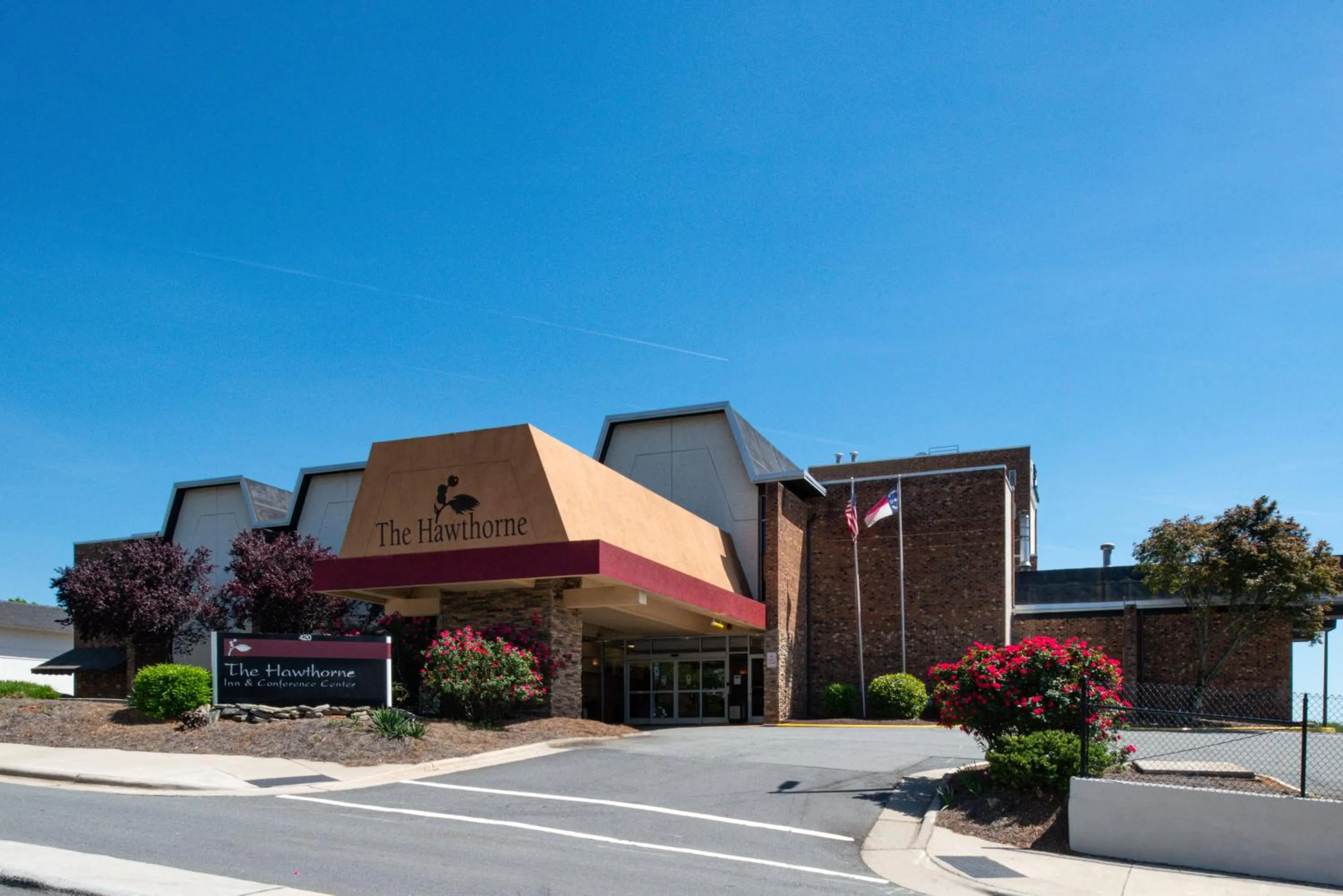 Property building in Hawthorne Inn & Conference Center