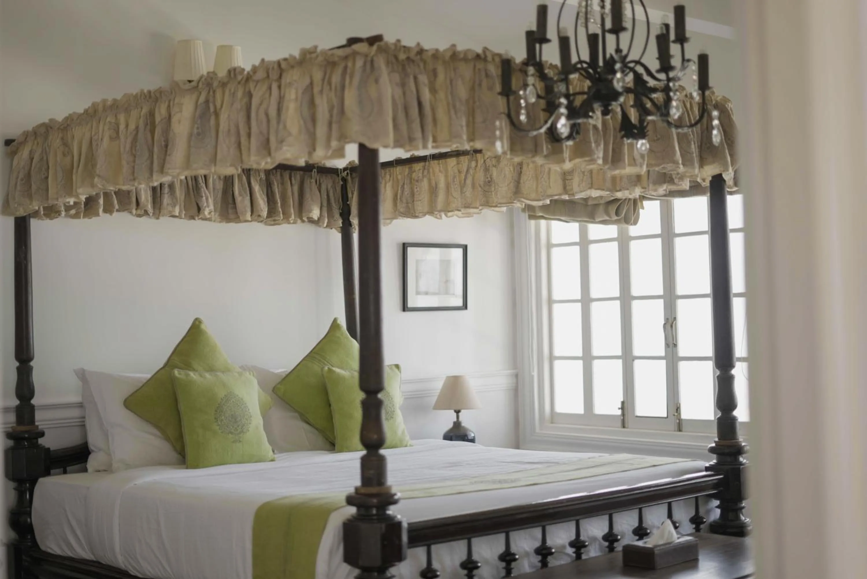 Bed in Chhota Haazri, By The Rajbari Bawali