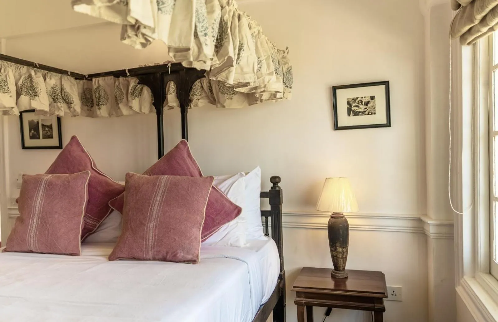 Bedroom, Bed in Chhota Haazri, By The Rajbari Bawali