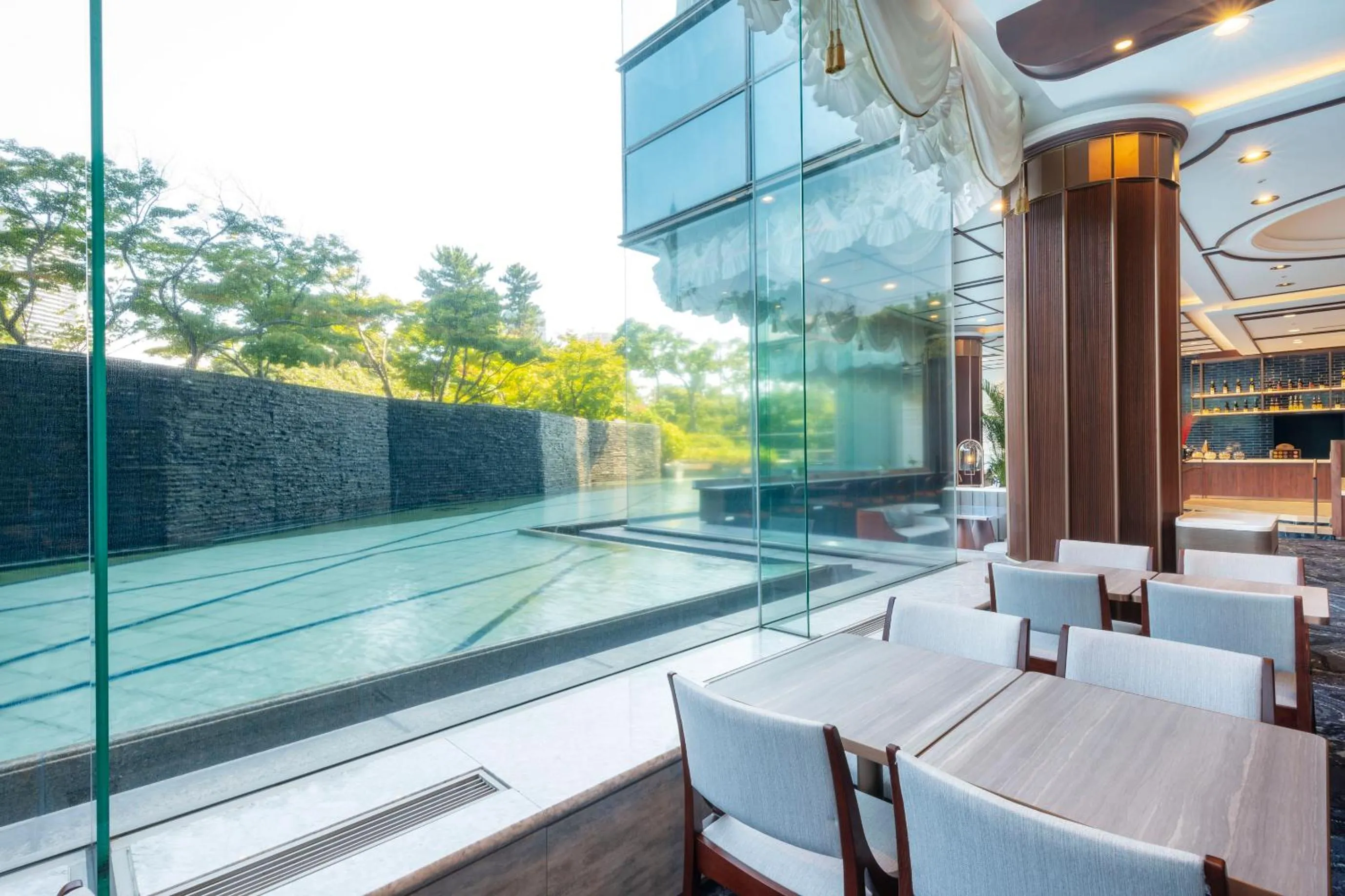 Lounge or bar in Hotel Springs Makuhari Premier