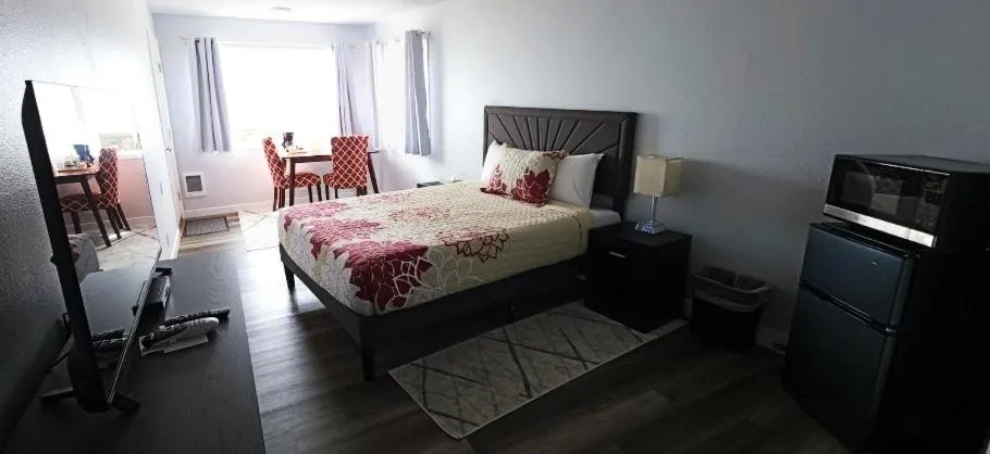 Bed in Silver Sands