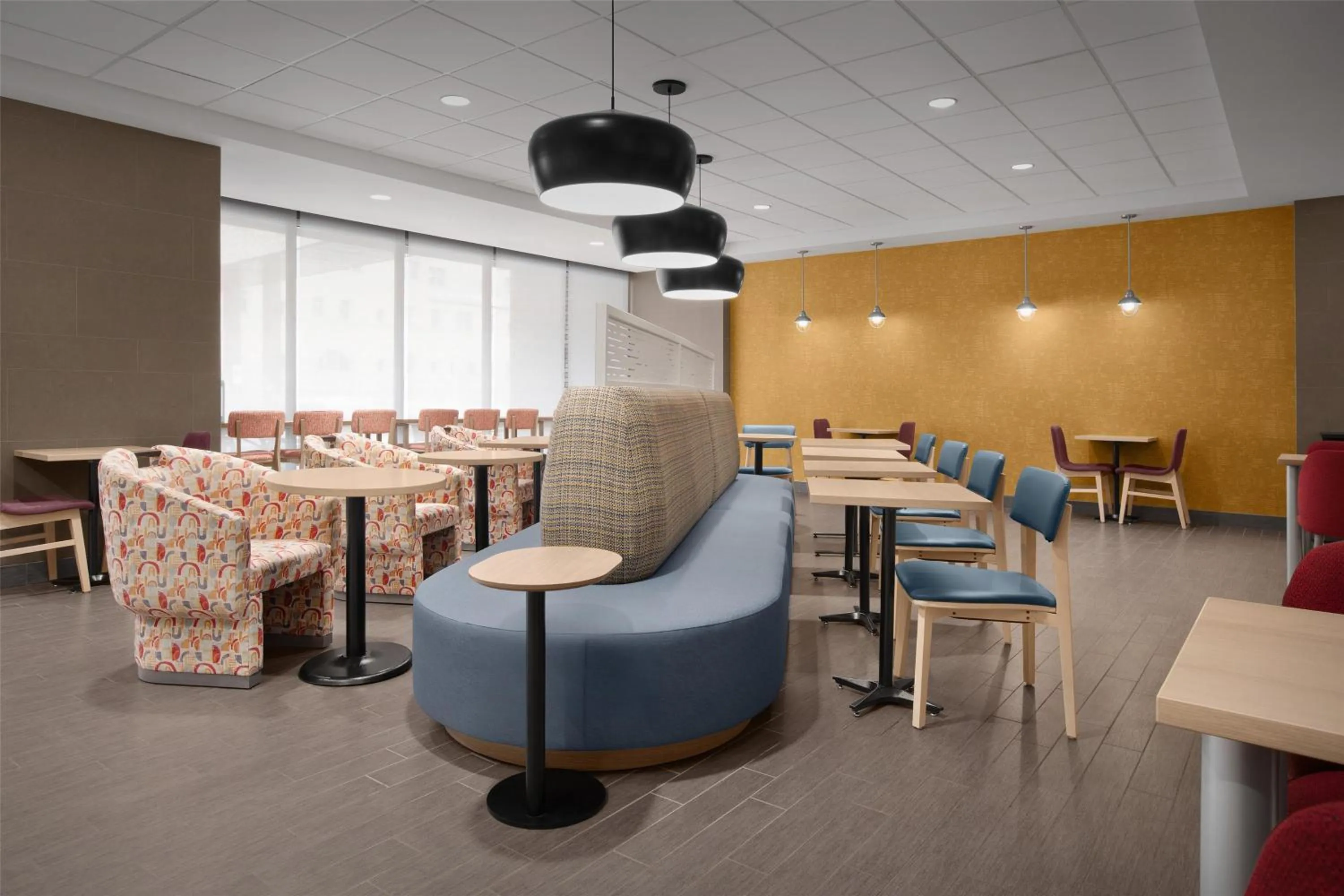 Dining area in Home2 Suites by Hilton Sioux Falls Sanford Medical Center