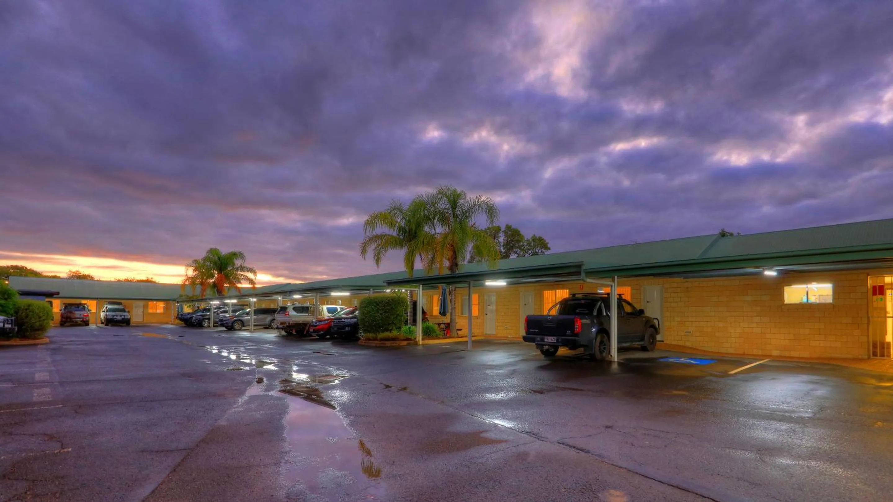 Property building in Jacaranda Country Motel