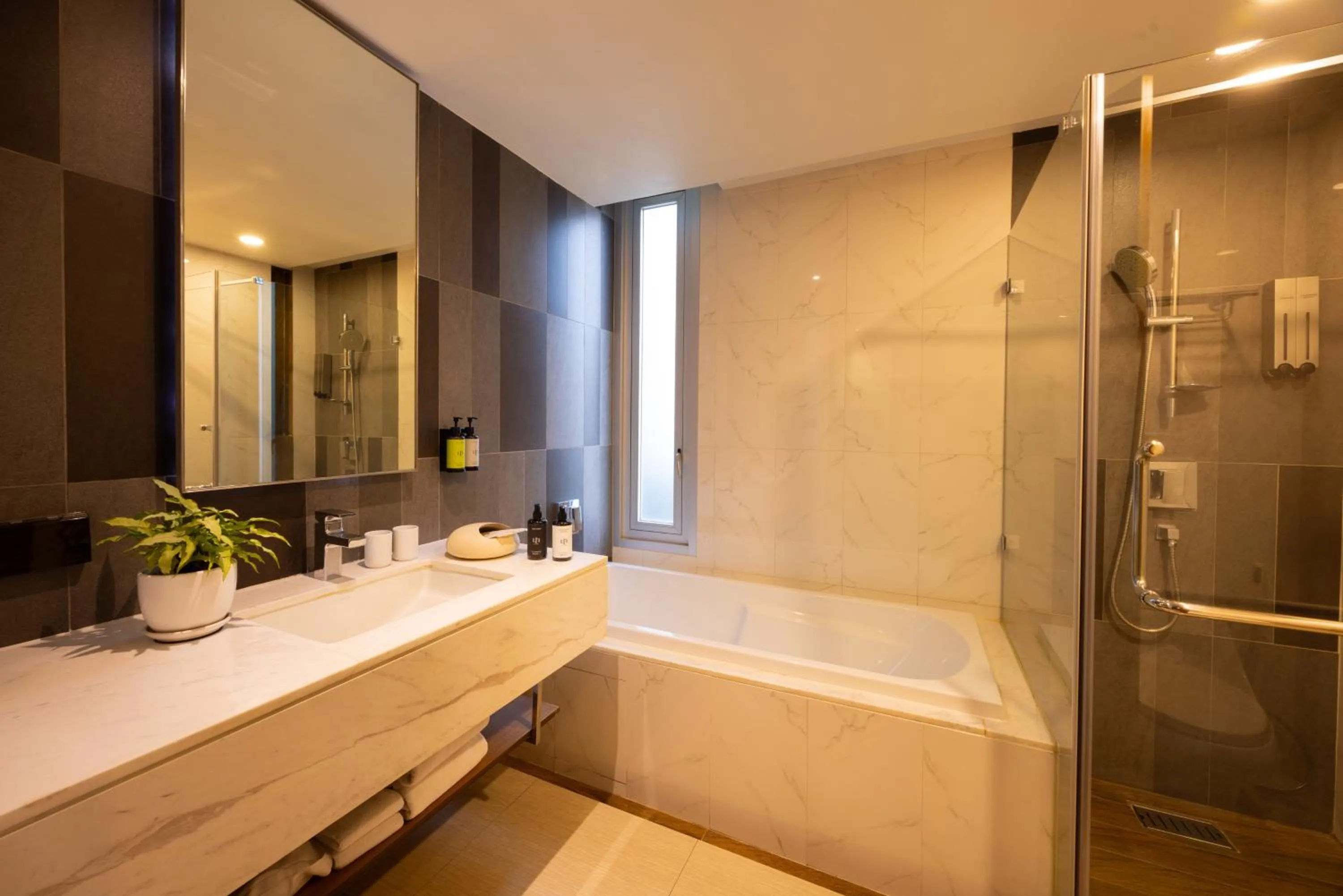 Shower in LiT BANGKOK Residence