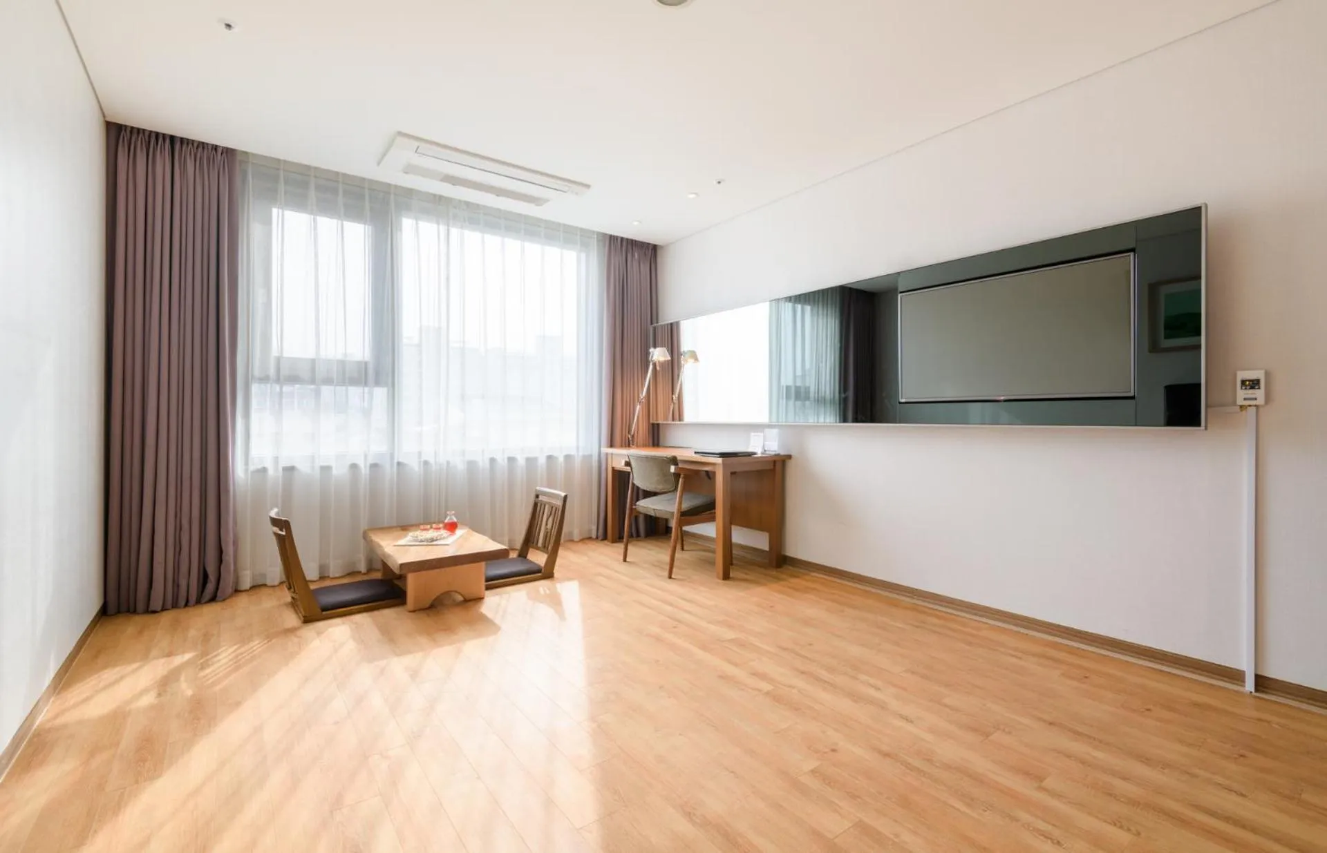 Photo of the whole room in Grabel Hotel Jeju