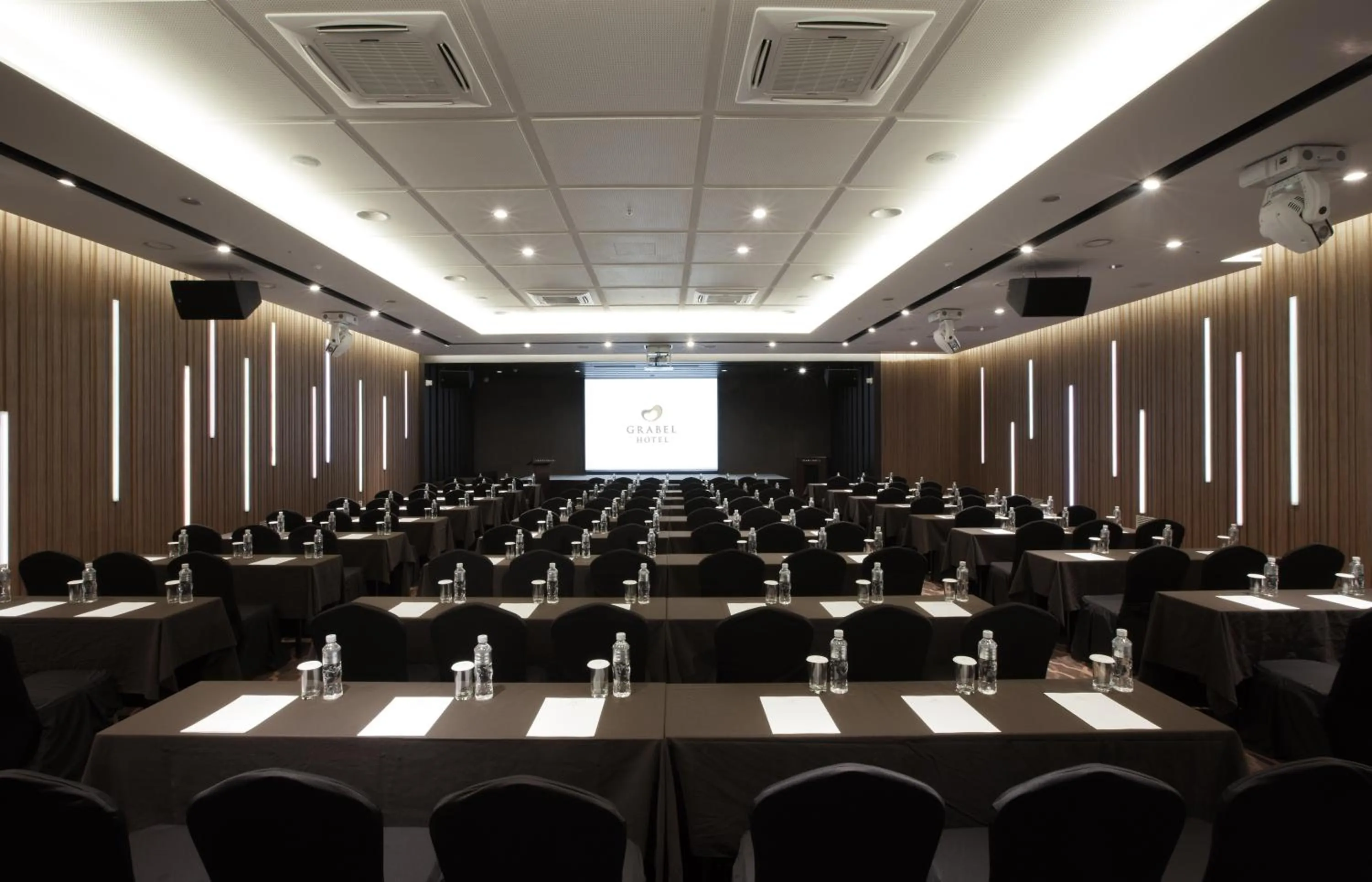 Business facilities in Grabel Hotel Jeju