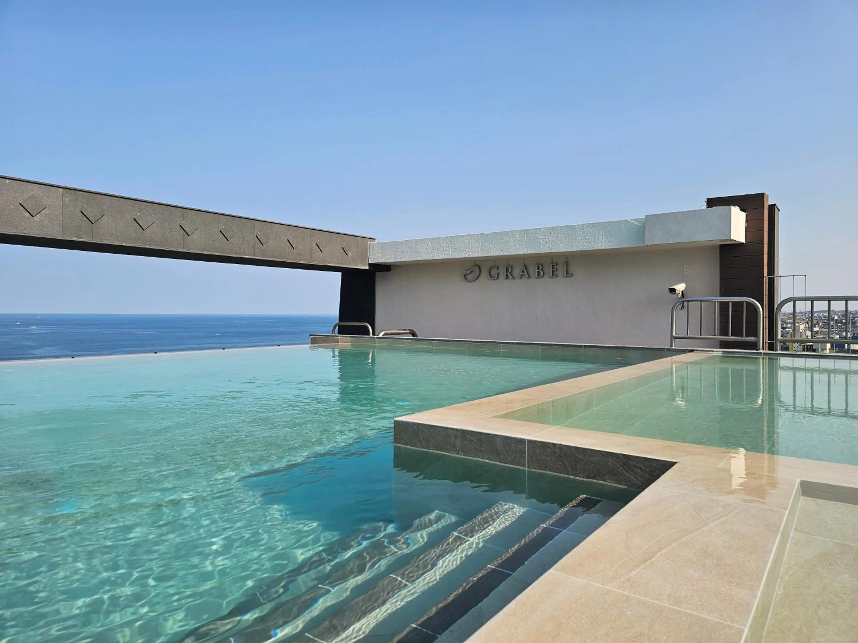 Swimming pool in Grabel Hotel Jeju