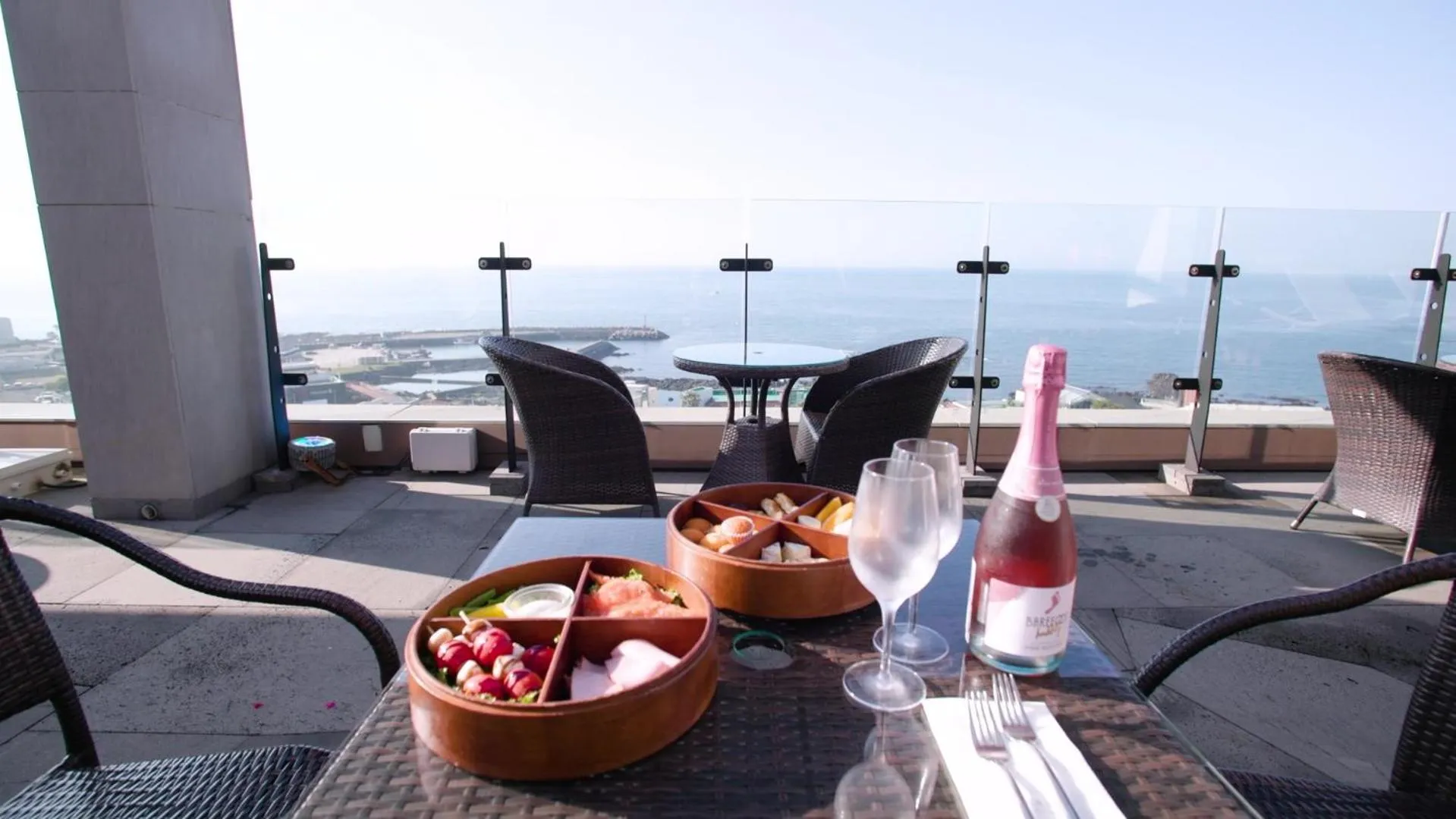 Swimming pool in Grabel Hotel Jeju