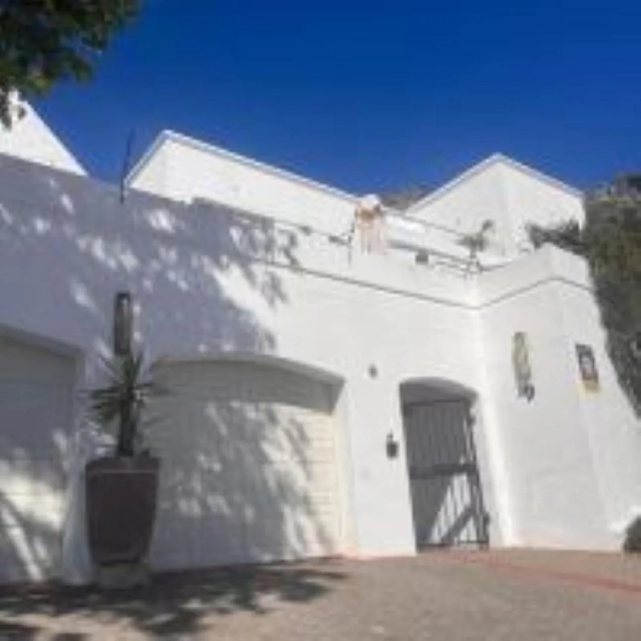 Property building in Studio Zen