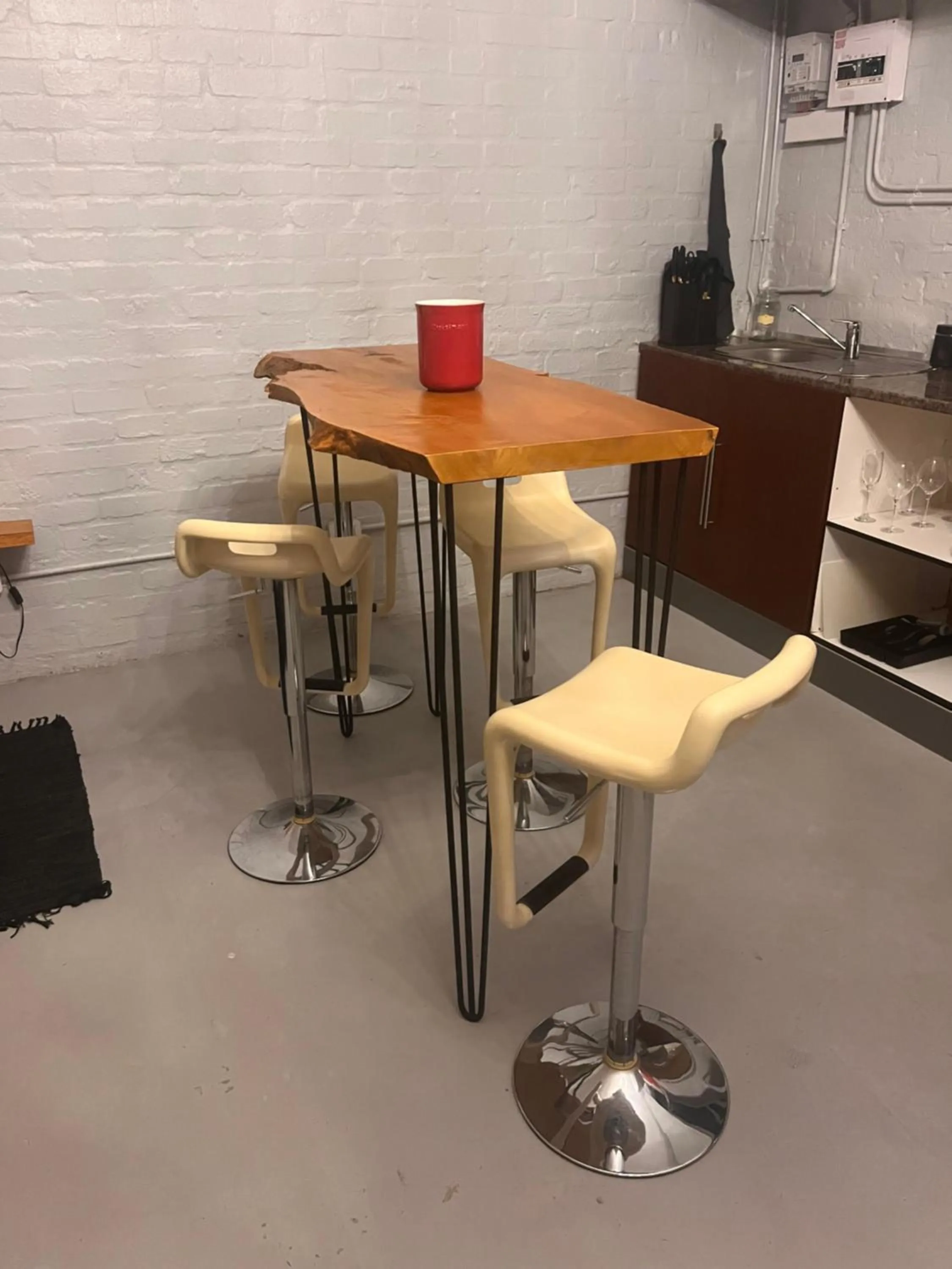 Dining area in Studio Zen