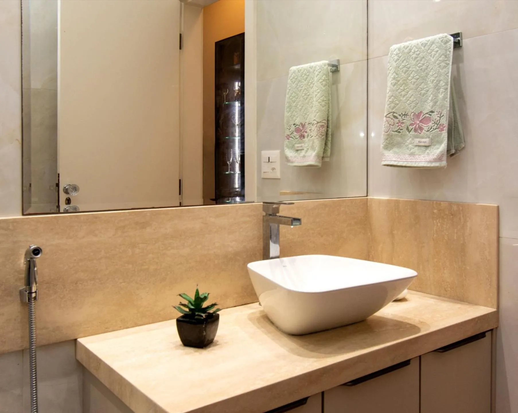 Toilet in Garota de Ipanema - Luxo e Praia