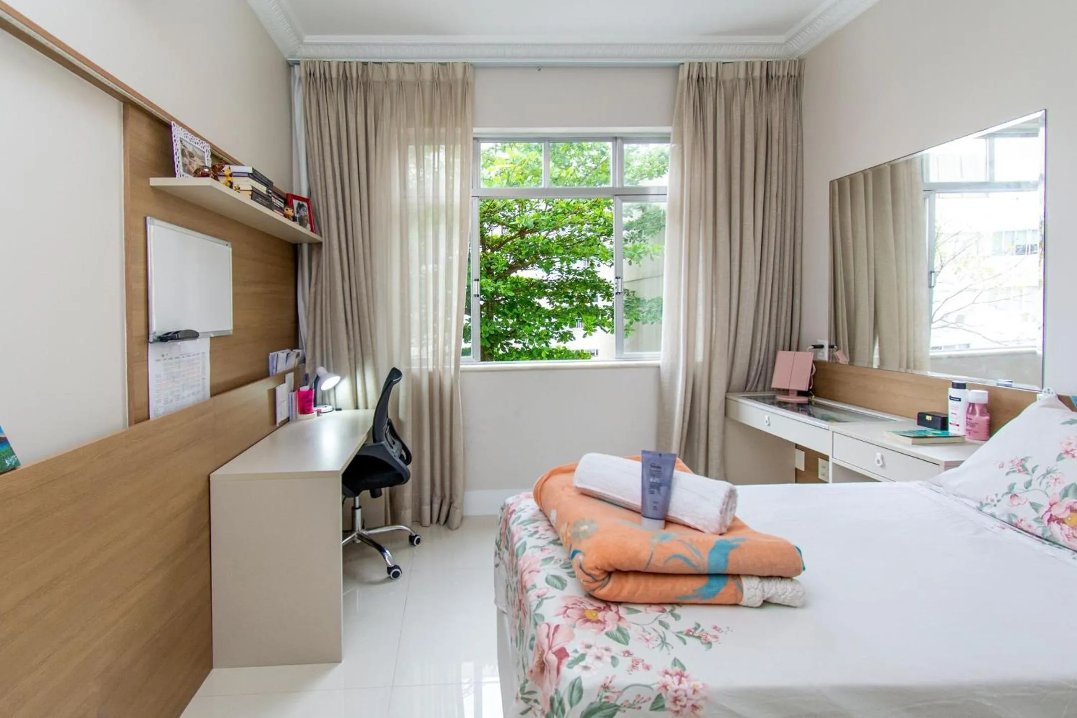 Photo of the whole room, Bed in Garota de Ipanema - Luxo e Praia