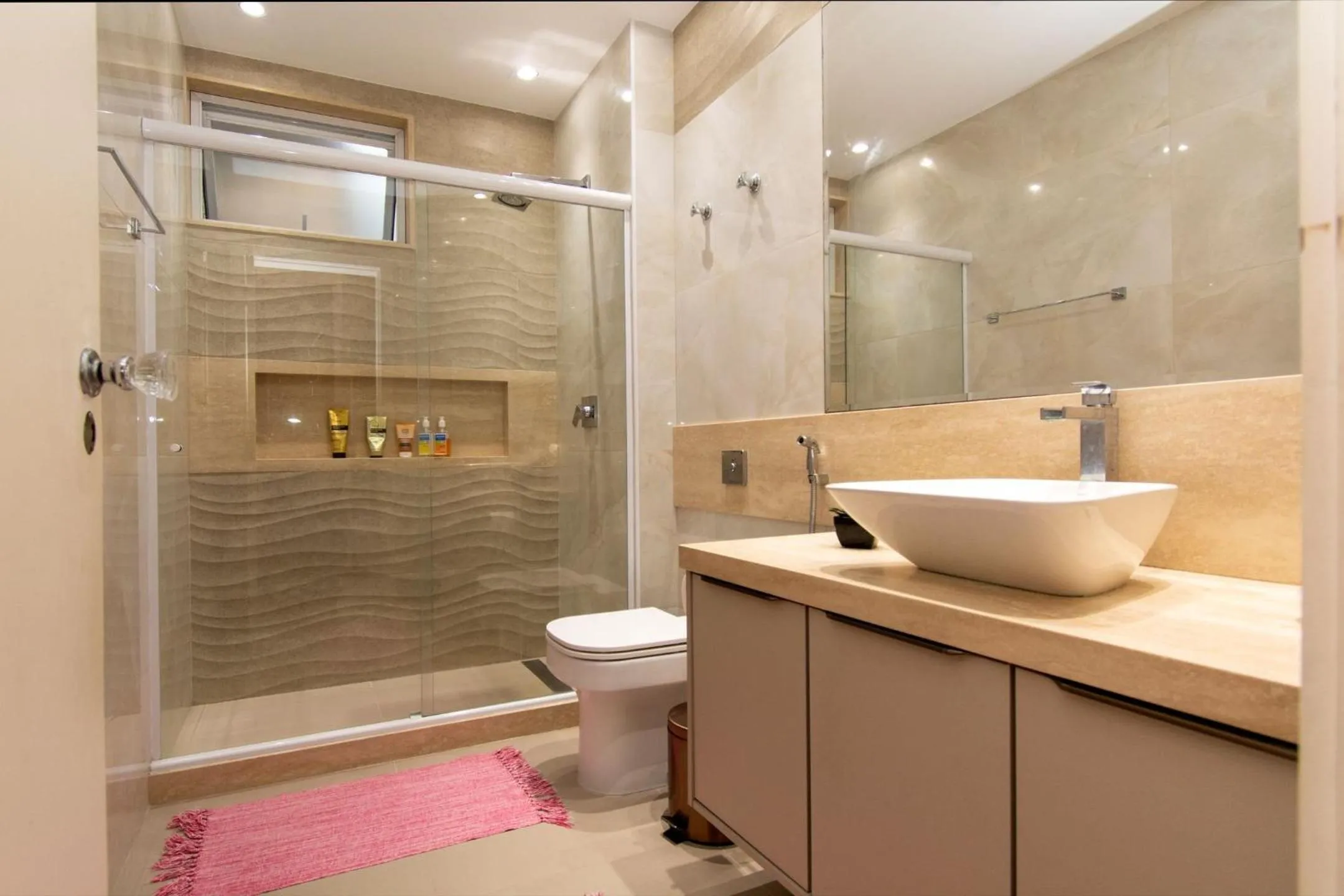 Toilet in Garota de Ipanema - Luxo e Praia