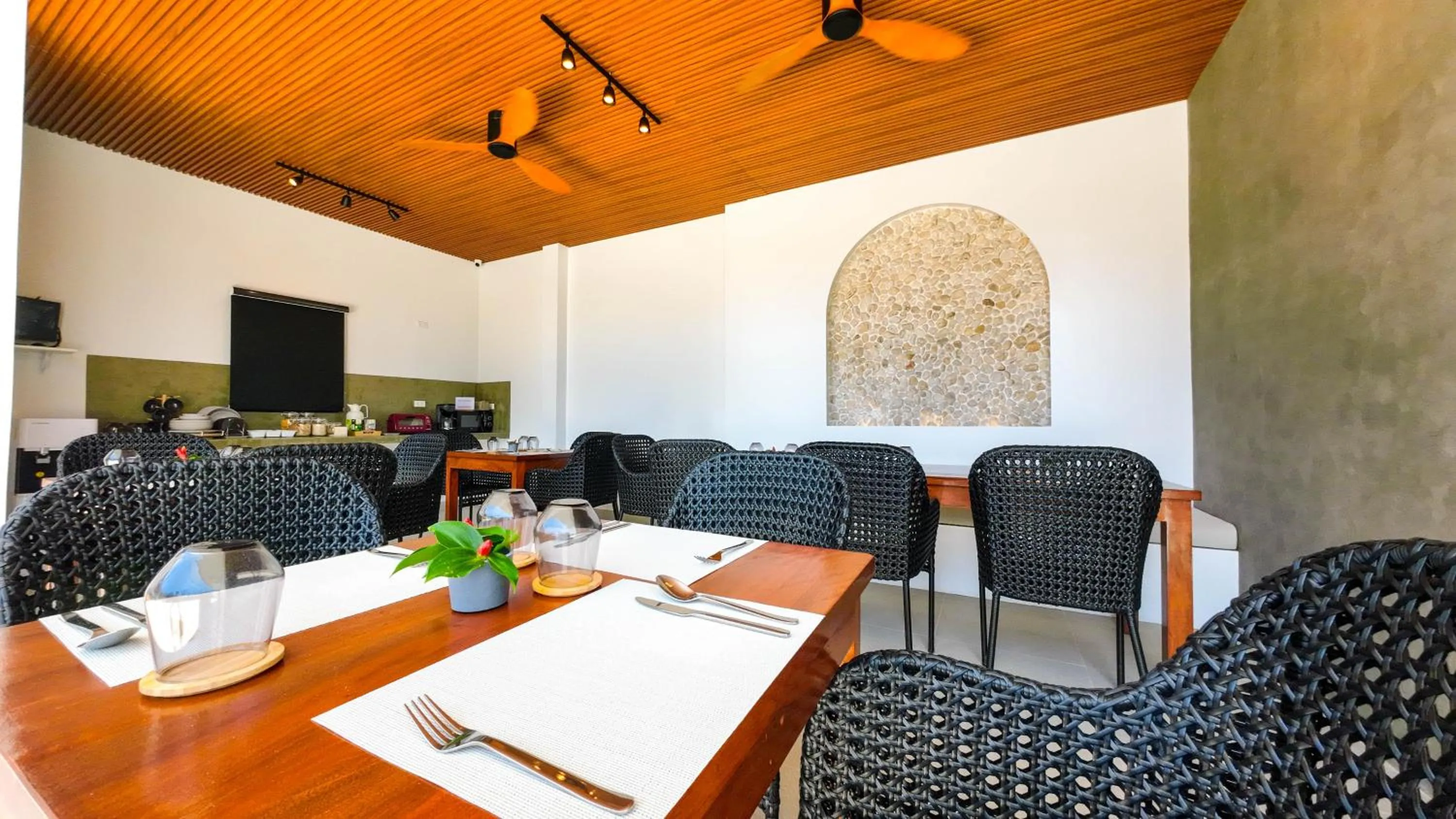 Restaurant/places to eat in Go Boutique Inn