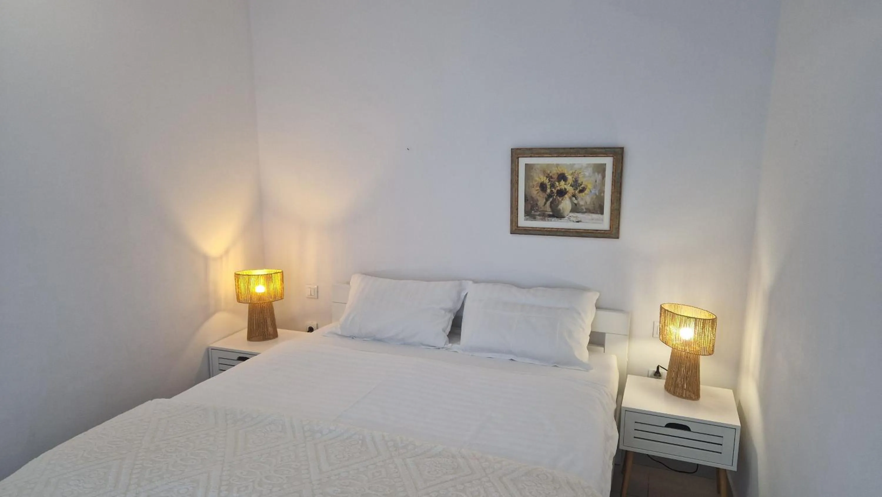 Bed in Basic Mansion Mandalina