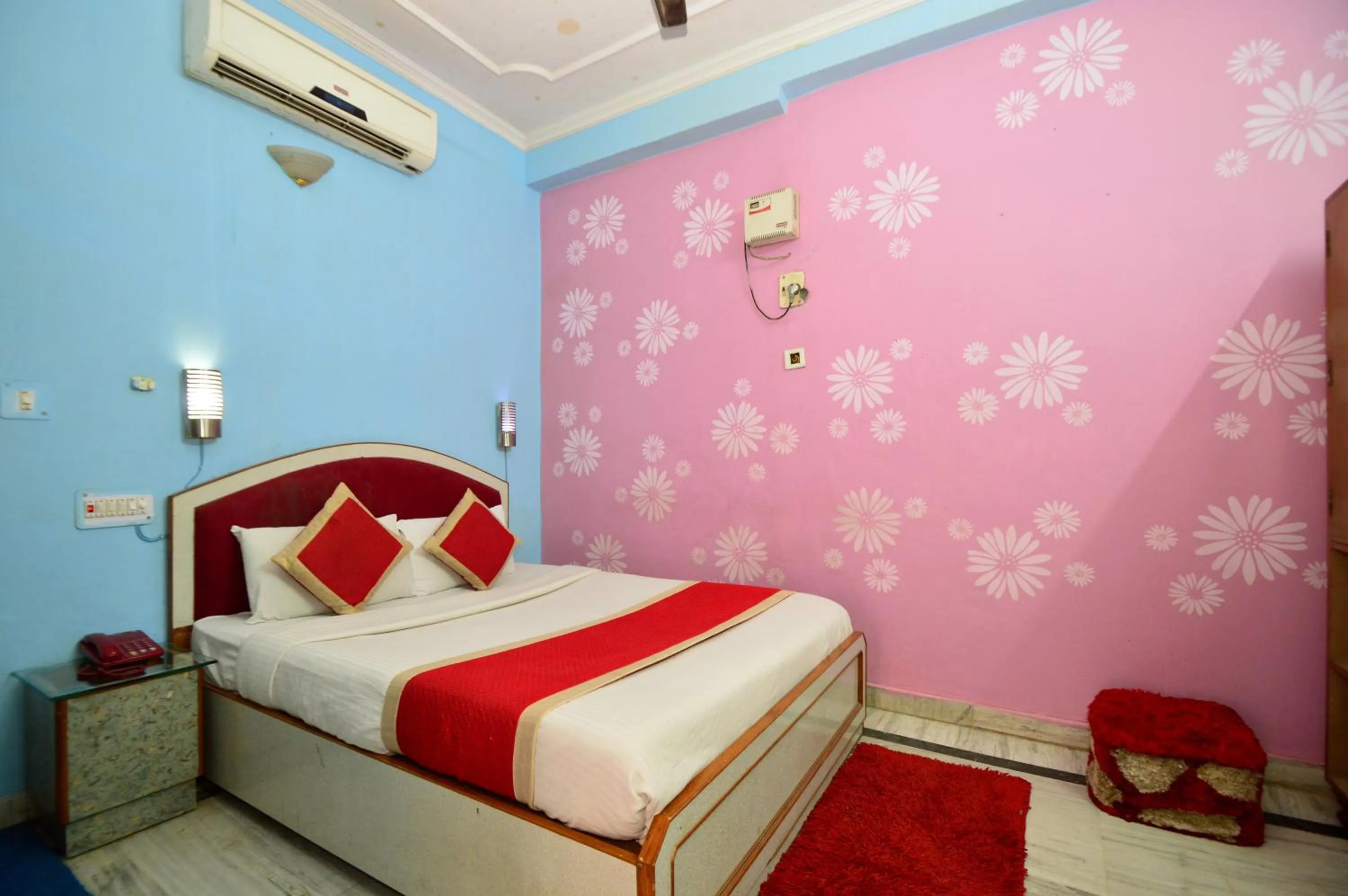 Bed in HOTEL JAI MAA PALACE