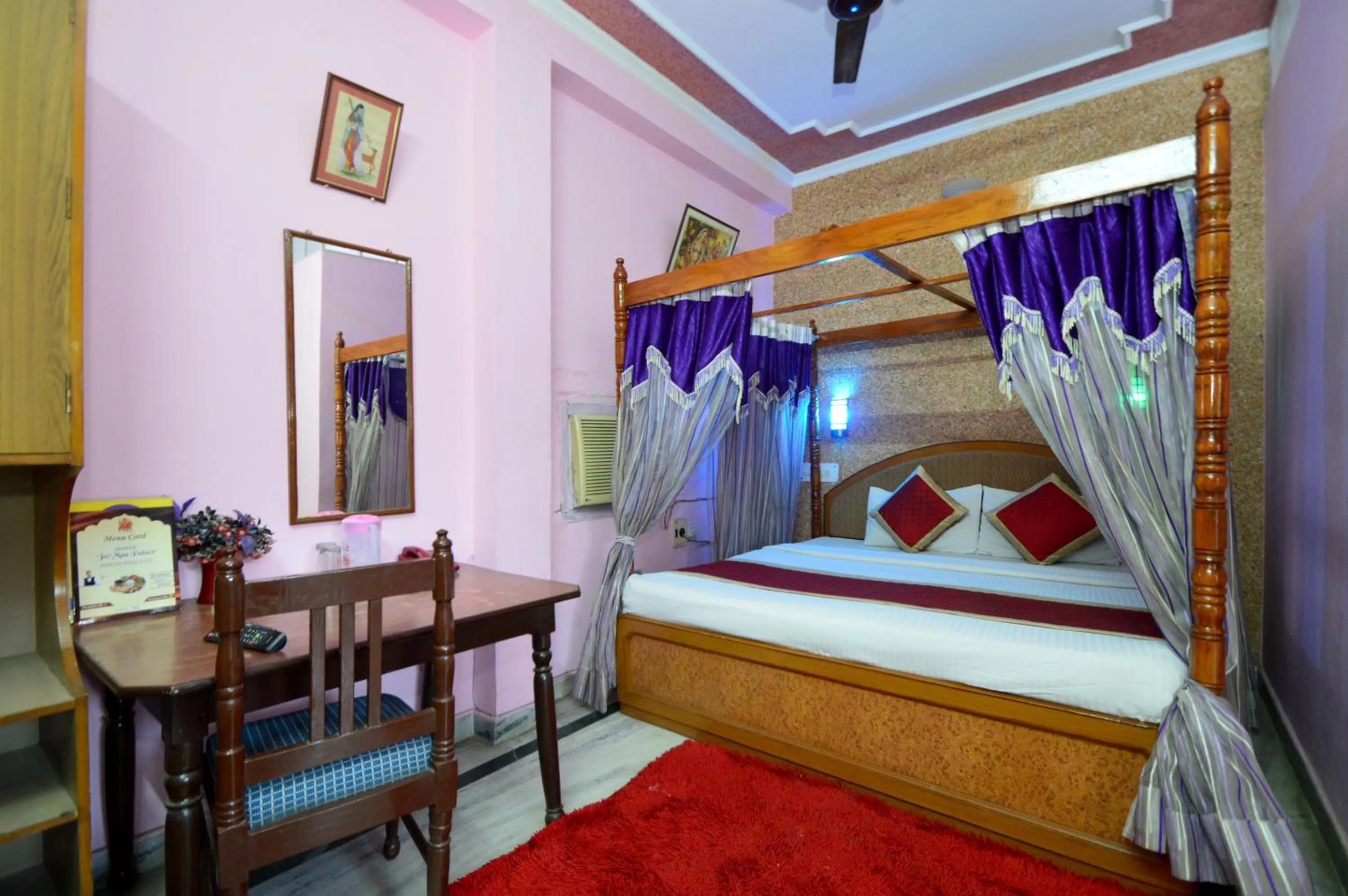 Bed in HOTEL JAI MAA PALACE