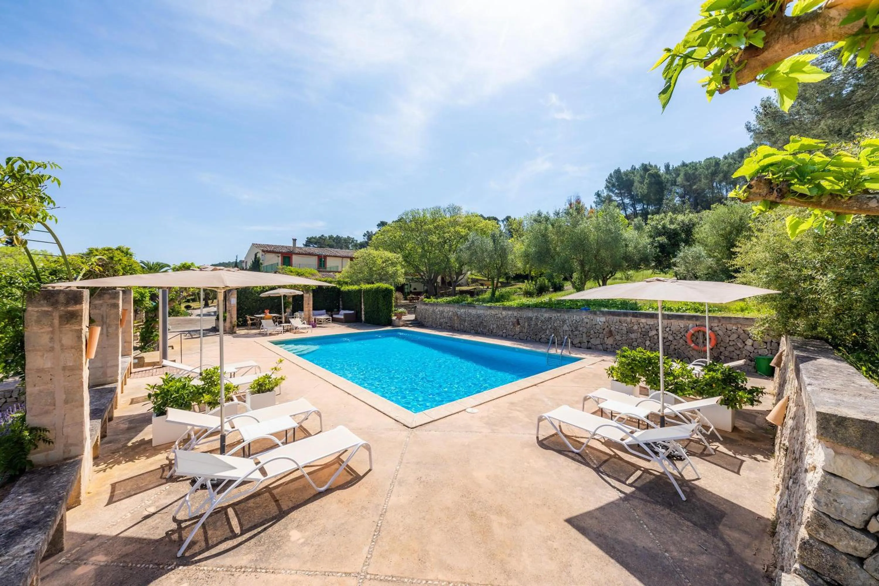 Property building, Swimming Pool in Sa Rota den Palerm Two Bedrooms