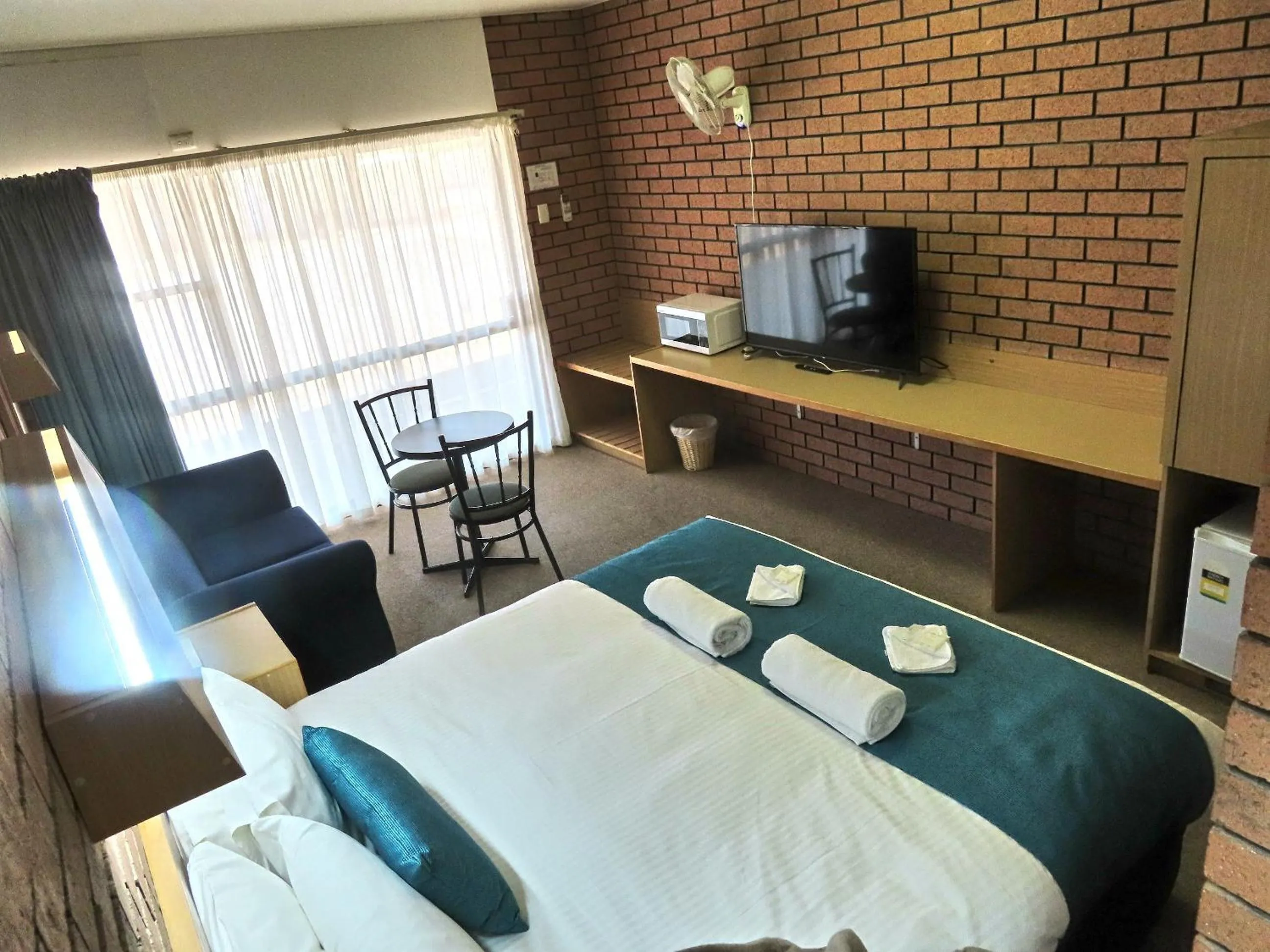 Bed in East West Motel Ceduna