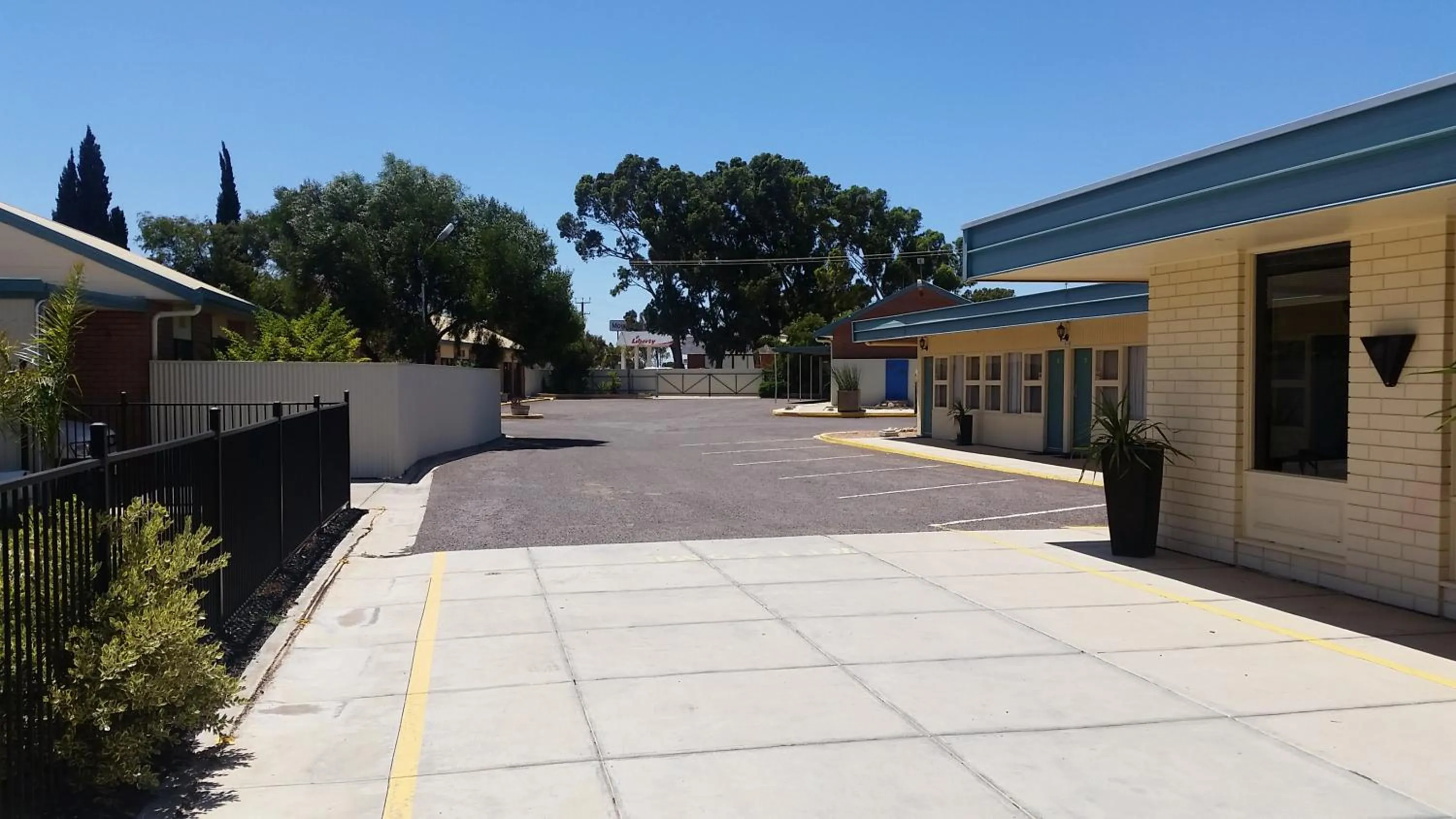 Property building in East West Motel Ceduna