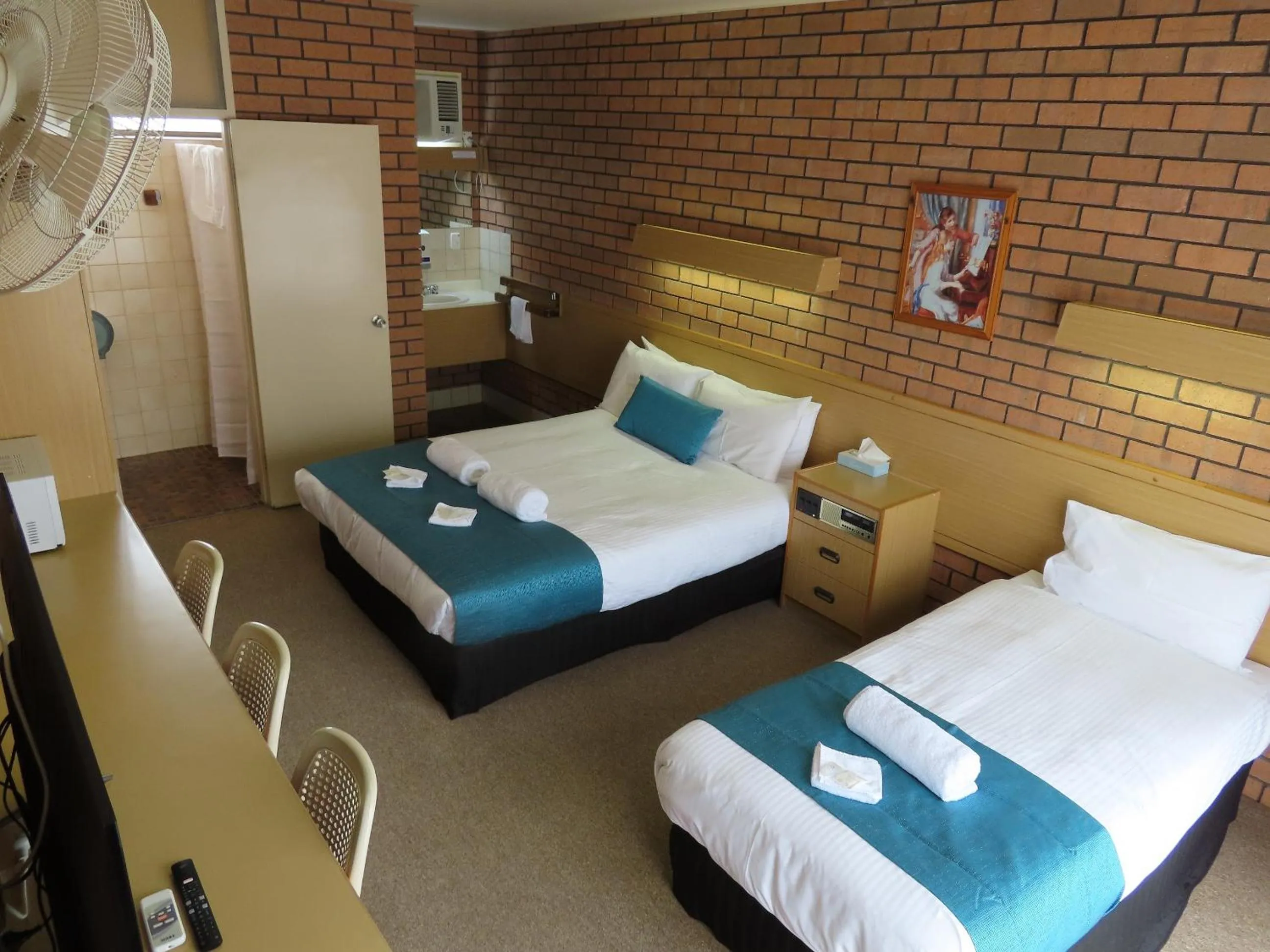 Bed in East West Motel Ceduna