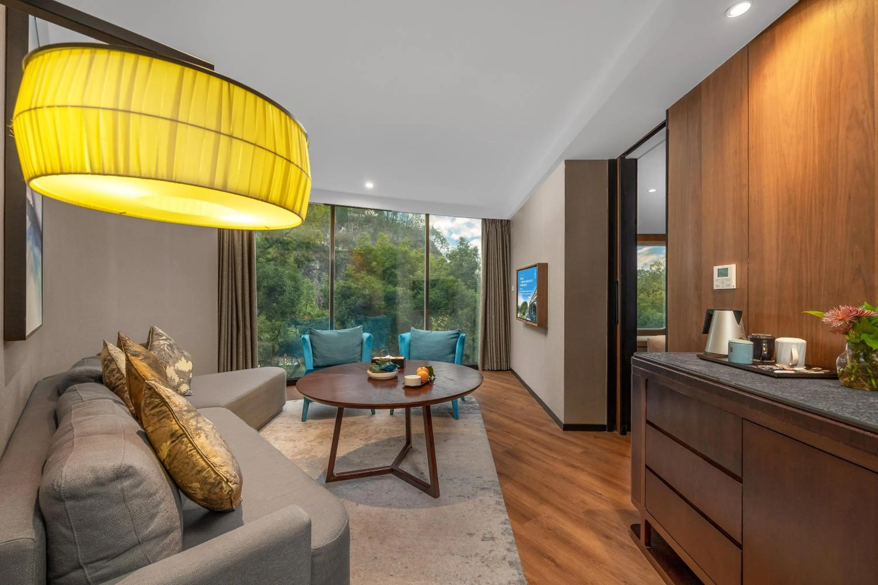 TV and multimedia in Jolie Vue Boutique Hotel Guilin (near Elephant Trunk Hill)