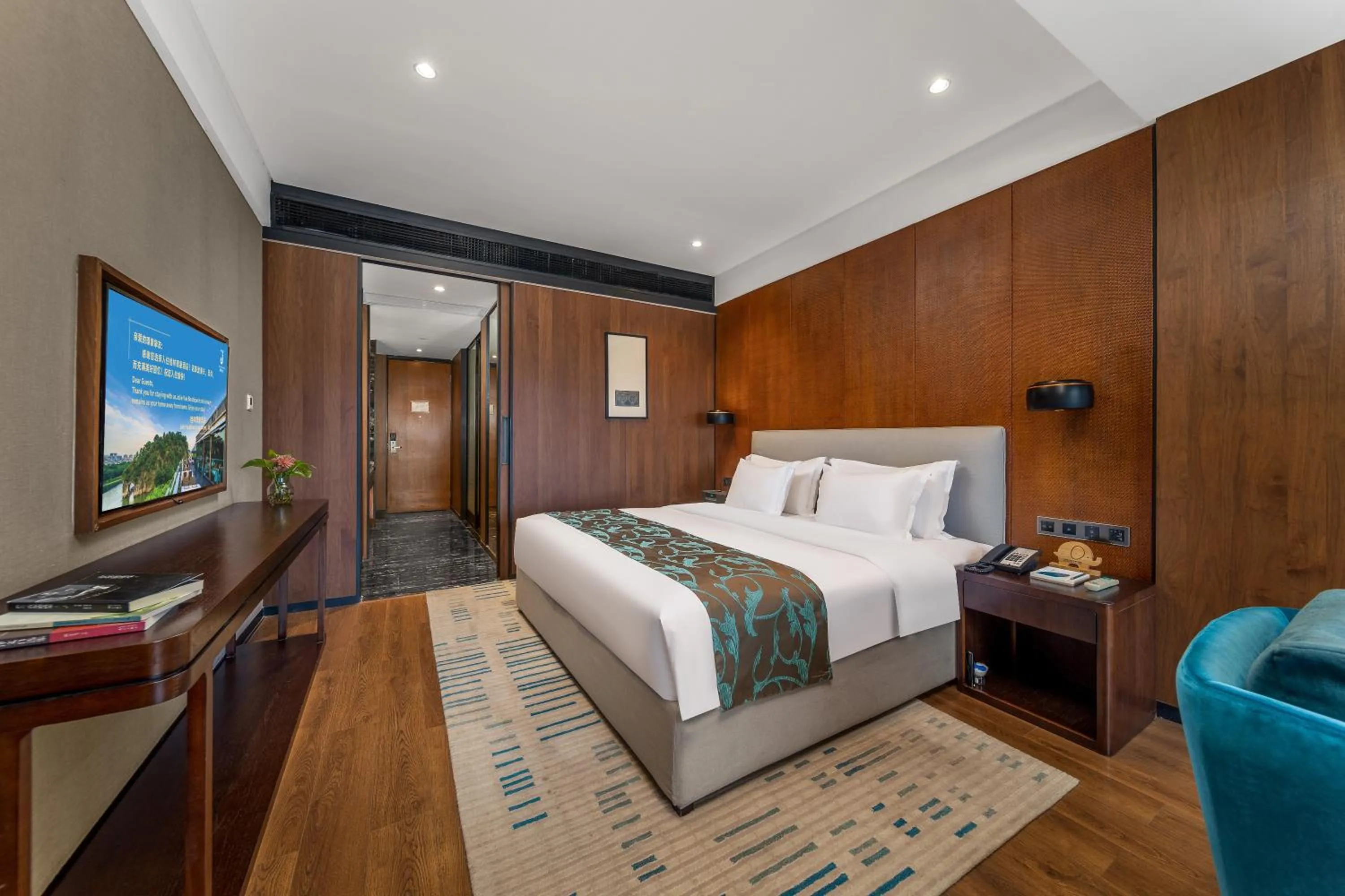 Communal lounge/ TV room, Bed in Jolie Vue Boutique Hotel Guilin (near Elephant Trunk Hill)