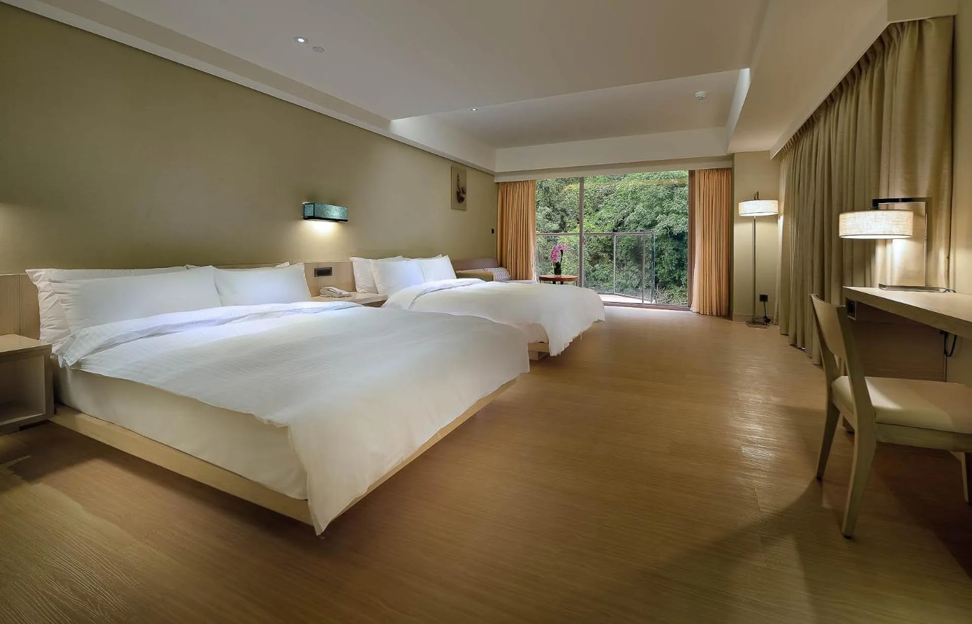Mountain view, Bed in Chihpen Century Hotel