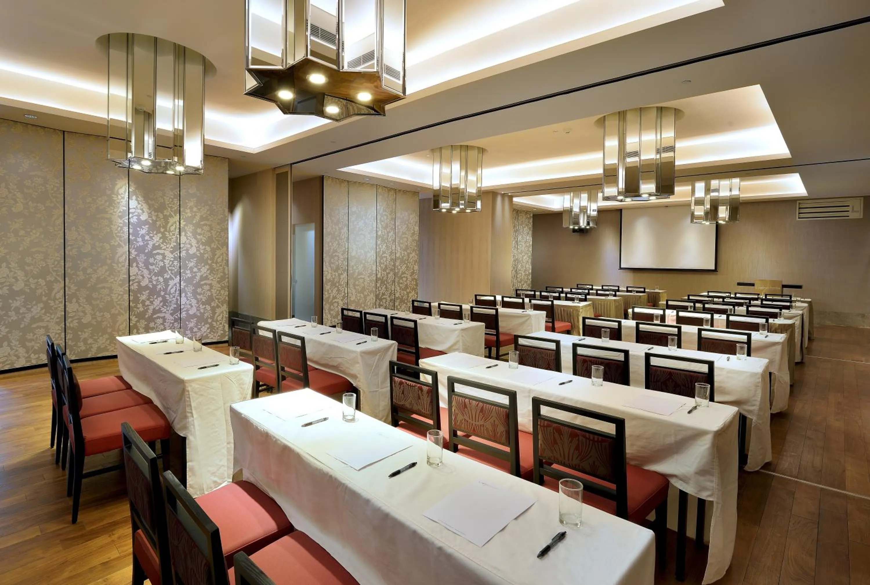 Business facilities in Chihpen Century Hotel