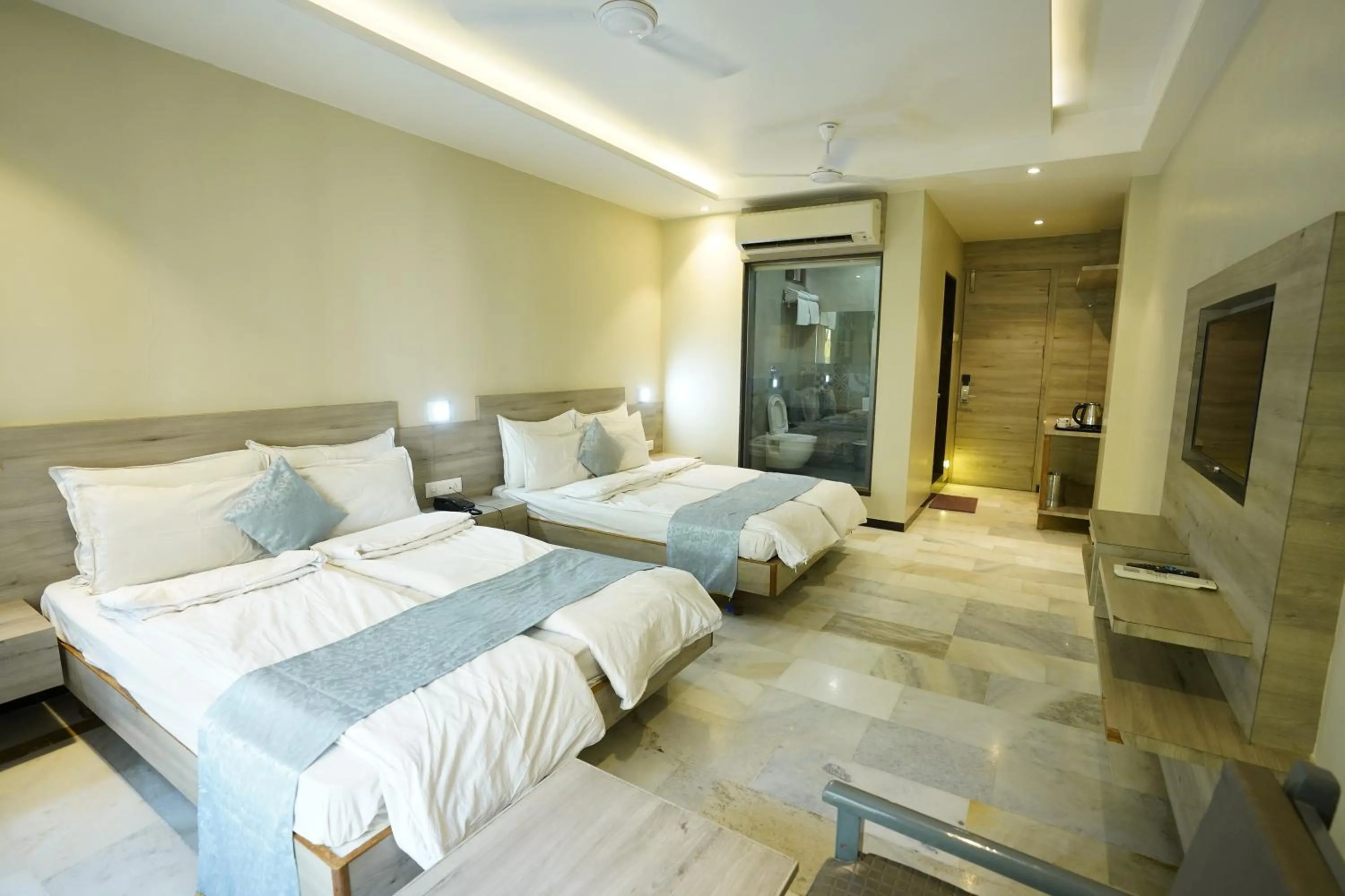 Bed in Hotel Hrushikesh