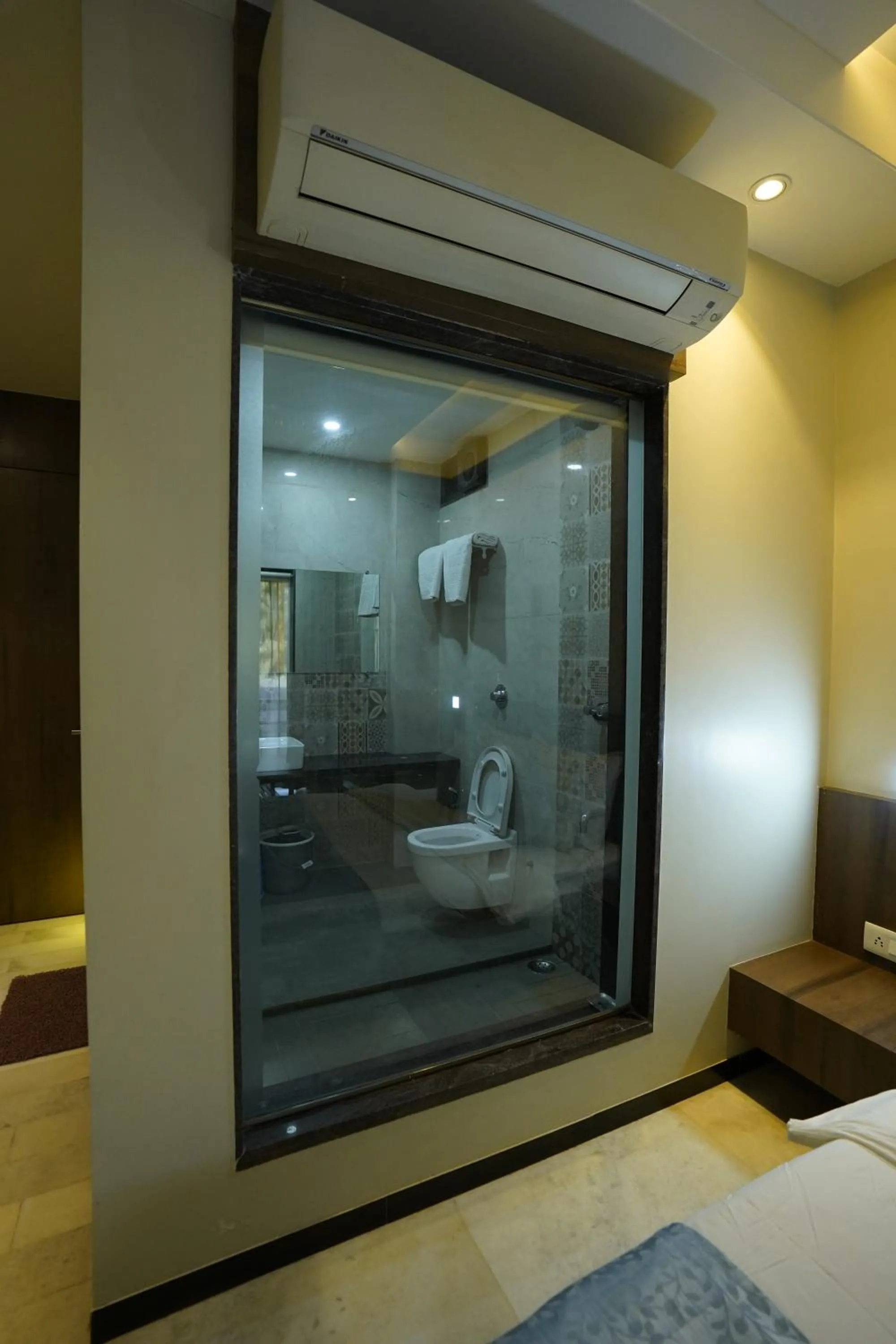 Bathroom, Bed in Hotel Hrushikesh
