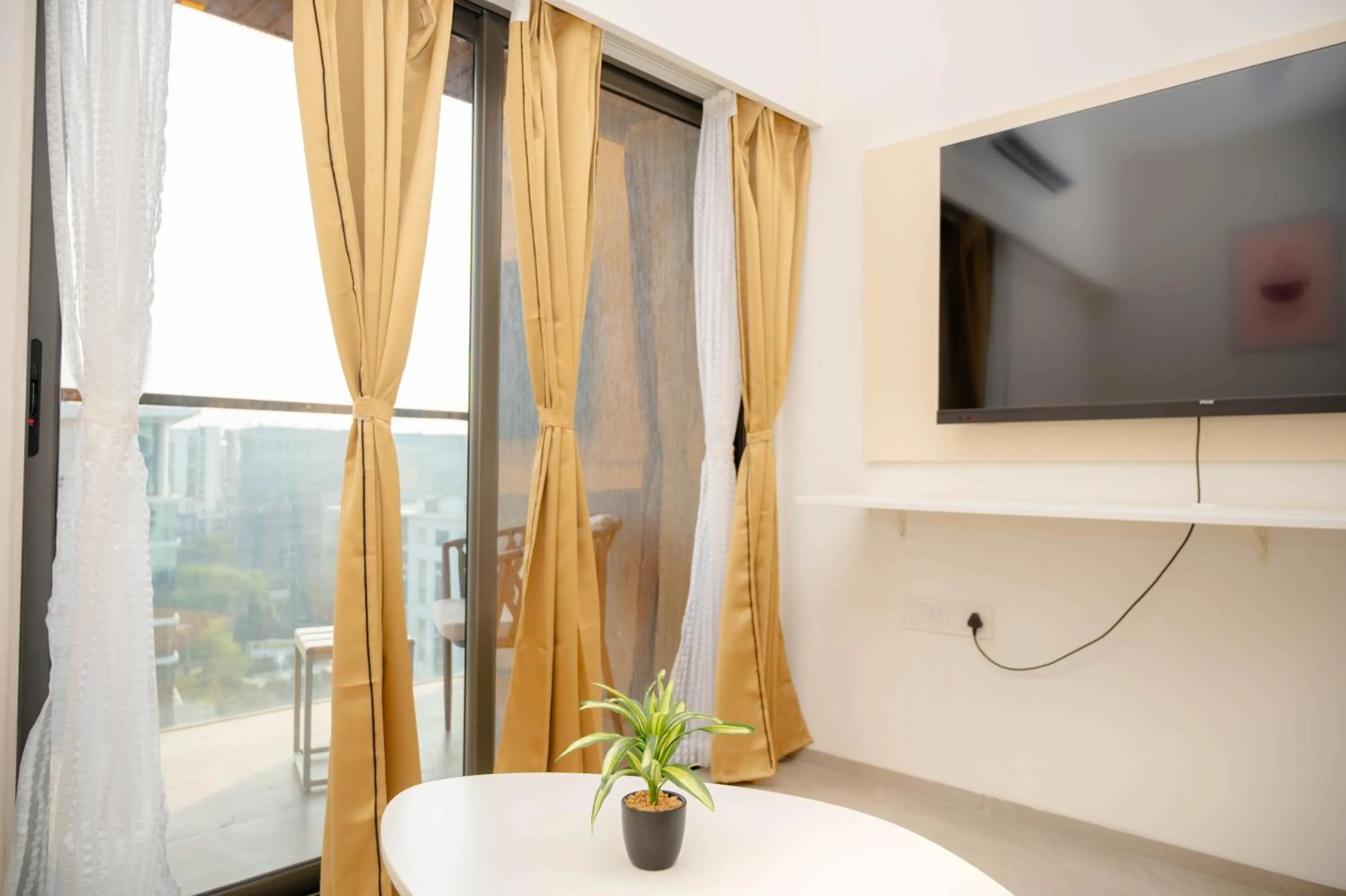 TV and multimedia in Z Bliss Suites, BKC