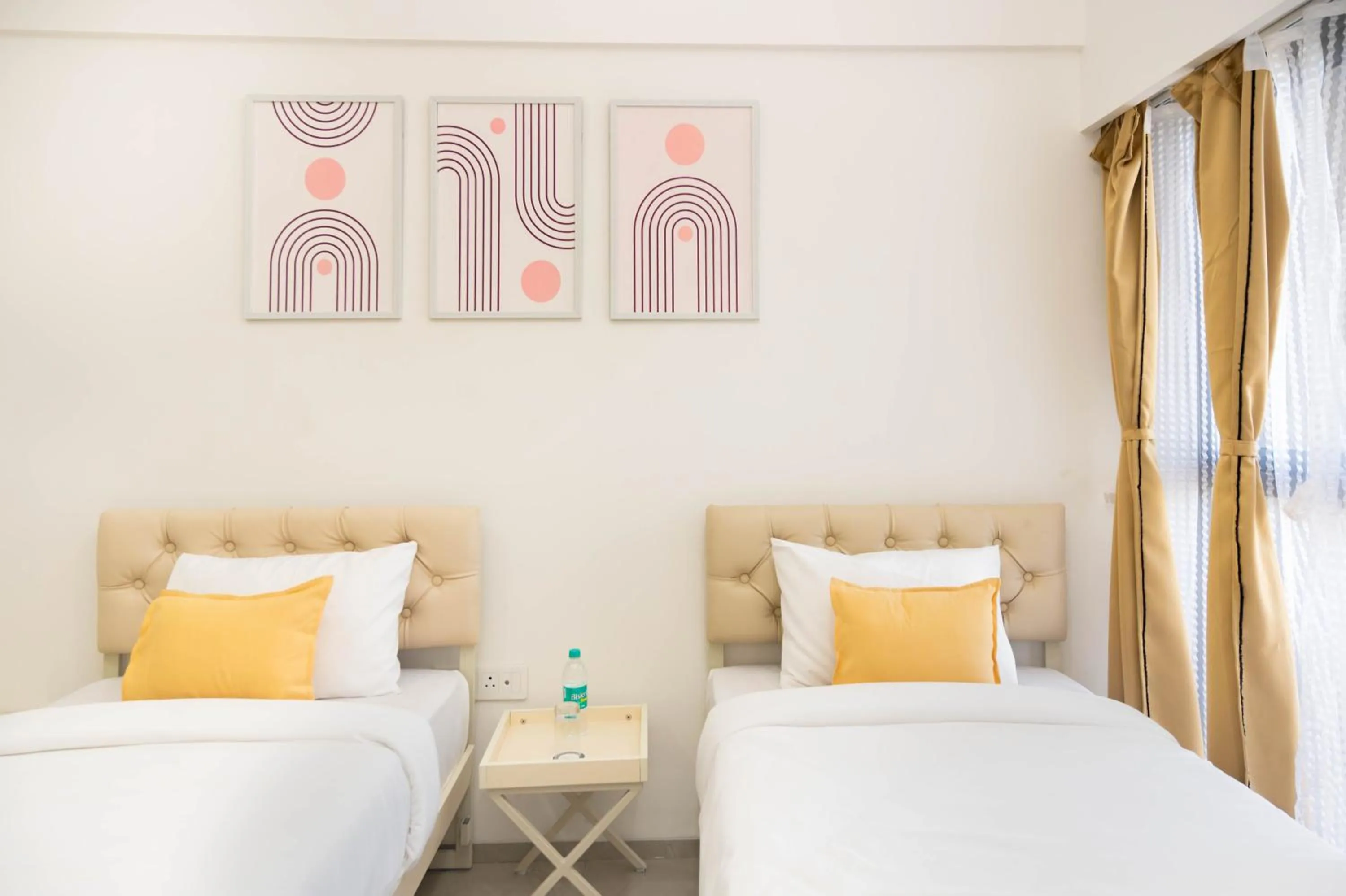 Bedroom, Bed in Z Bliss Suites, BKC