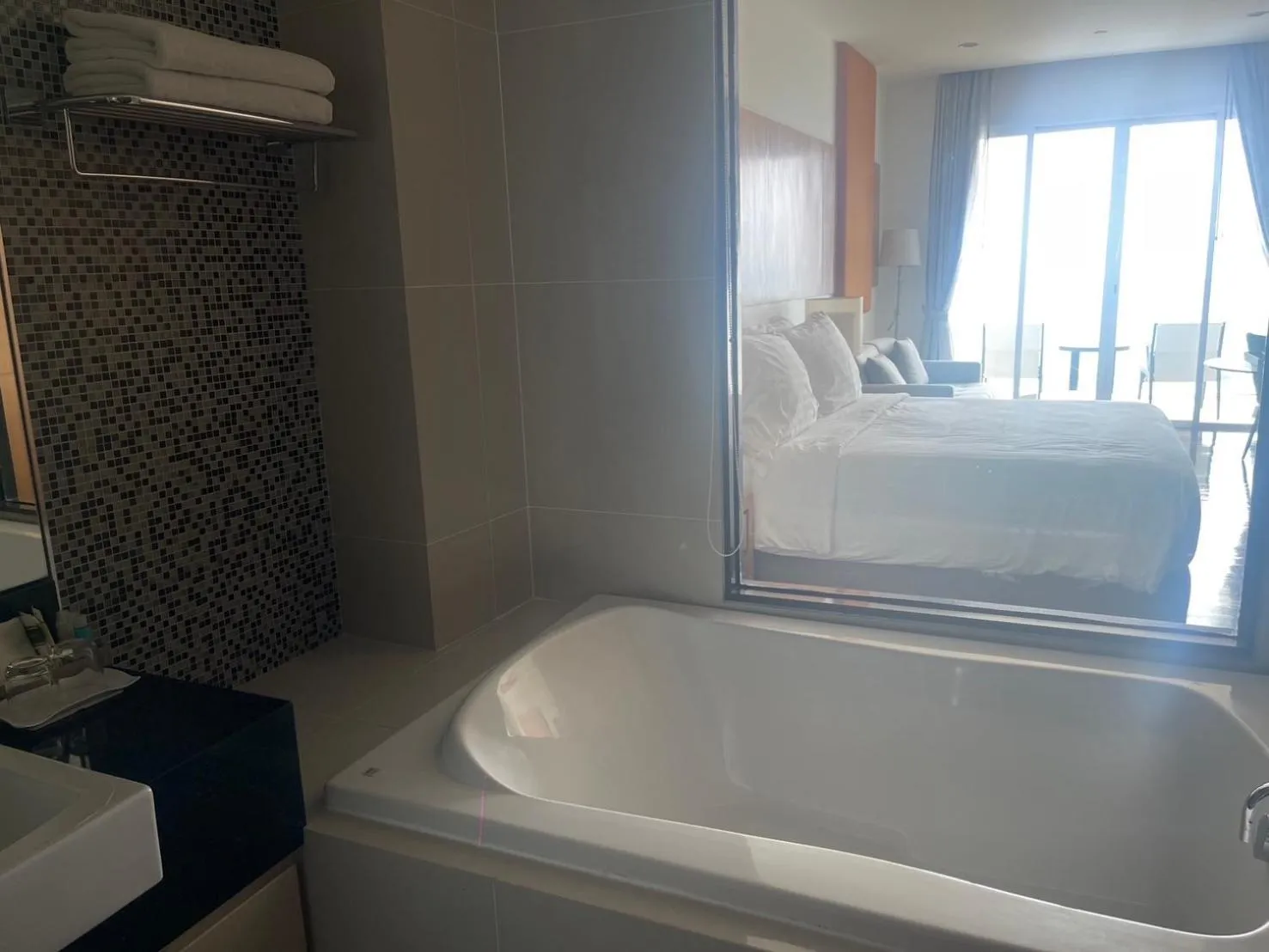 ไวท์ แซนด์ บีช เรสซิเดนซ์ พัทยา(White Sand Beach Residences Pattaya)