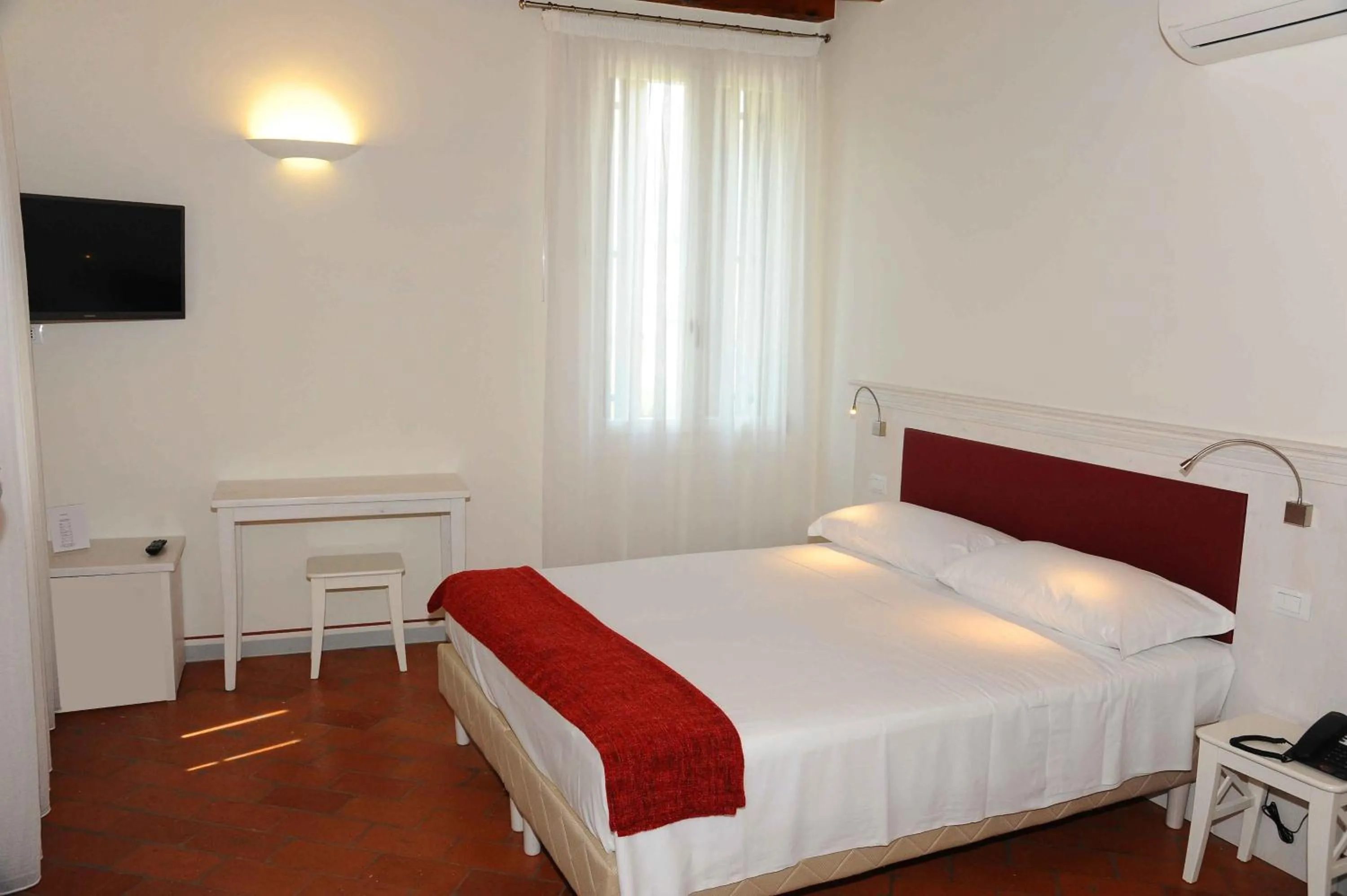 Photo of the whole room, Bed in Hotel Albergo al Sole