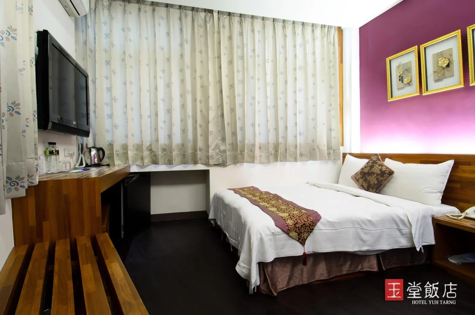 Bed in Yuh-Tarng Hotel