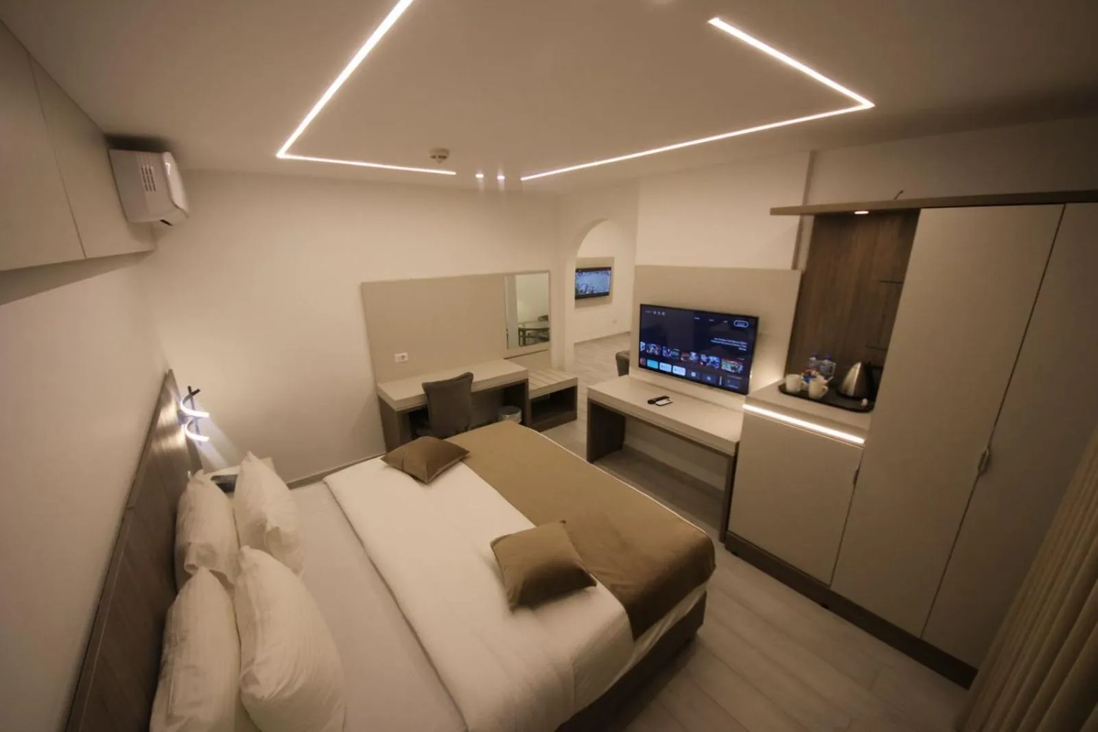 Photo of the whole room in Arena By Trend