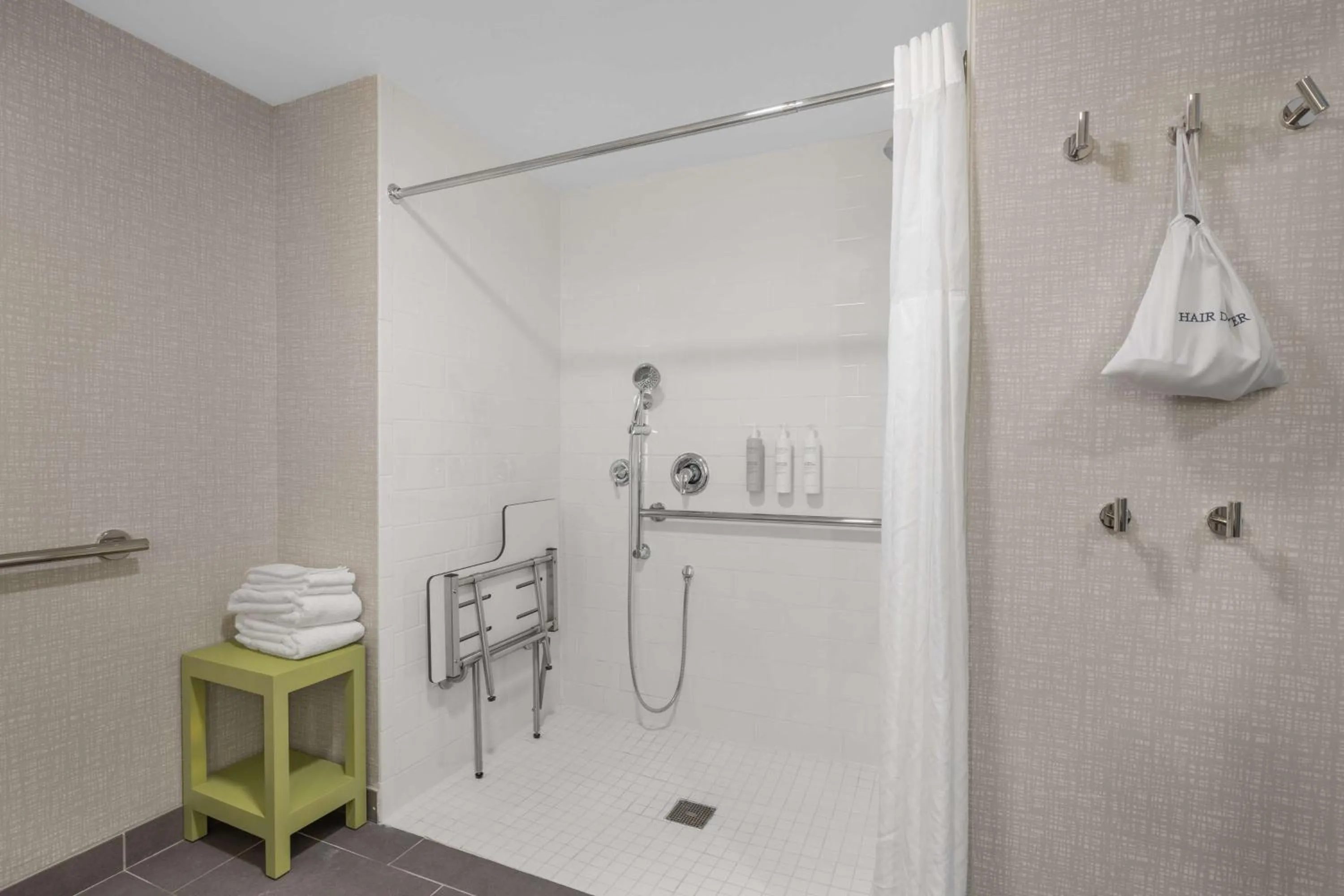 Bathroom in Hampton Inn & Suites Bakersfield Central