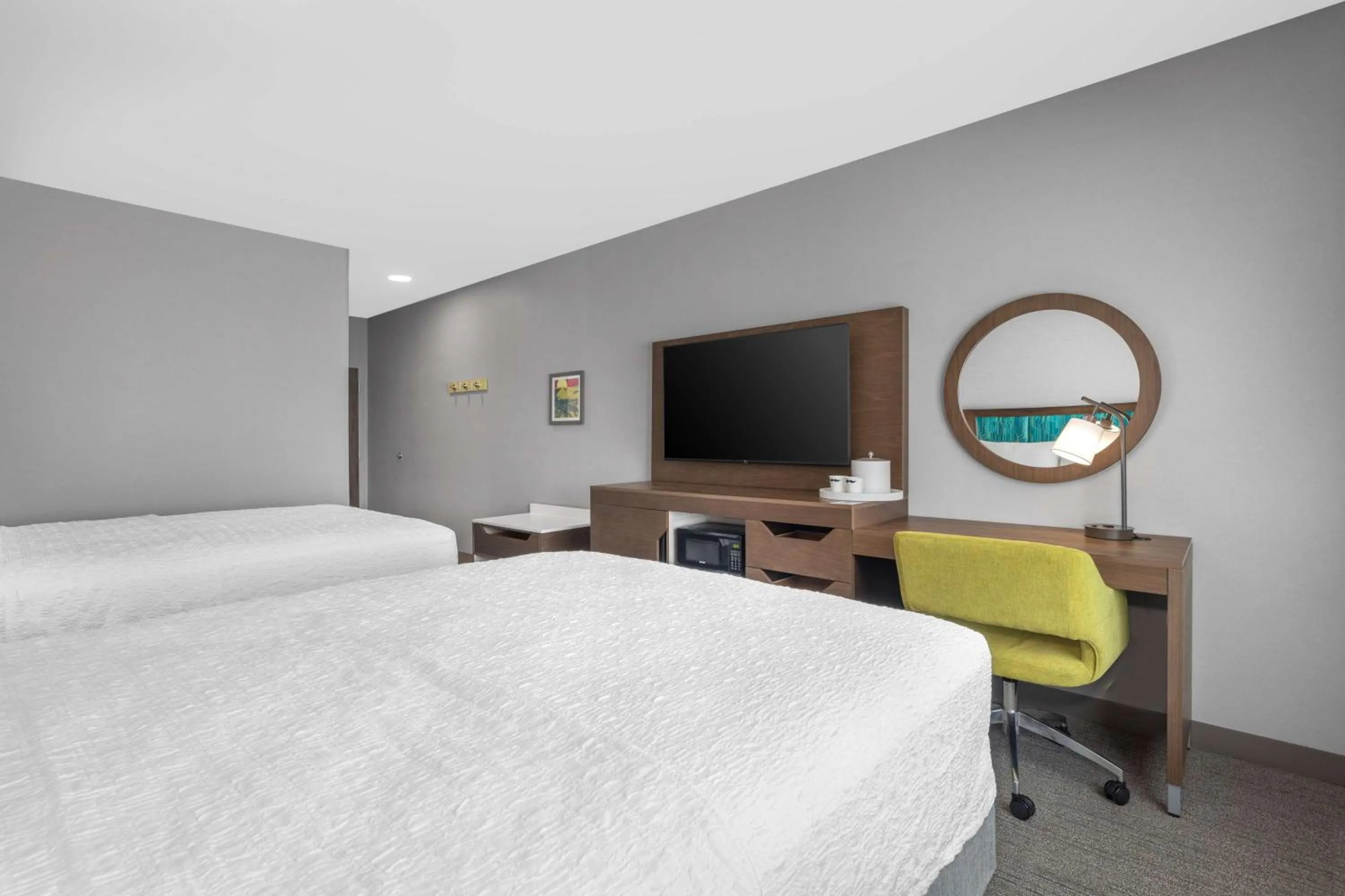 Bedroom, Bed in Hampton Inn & Suites Bakersfield Central