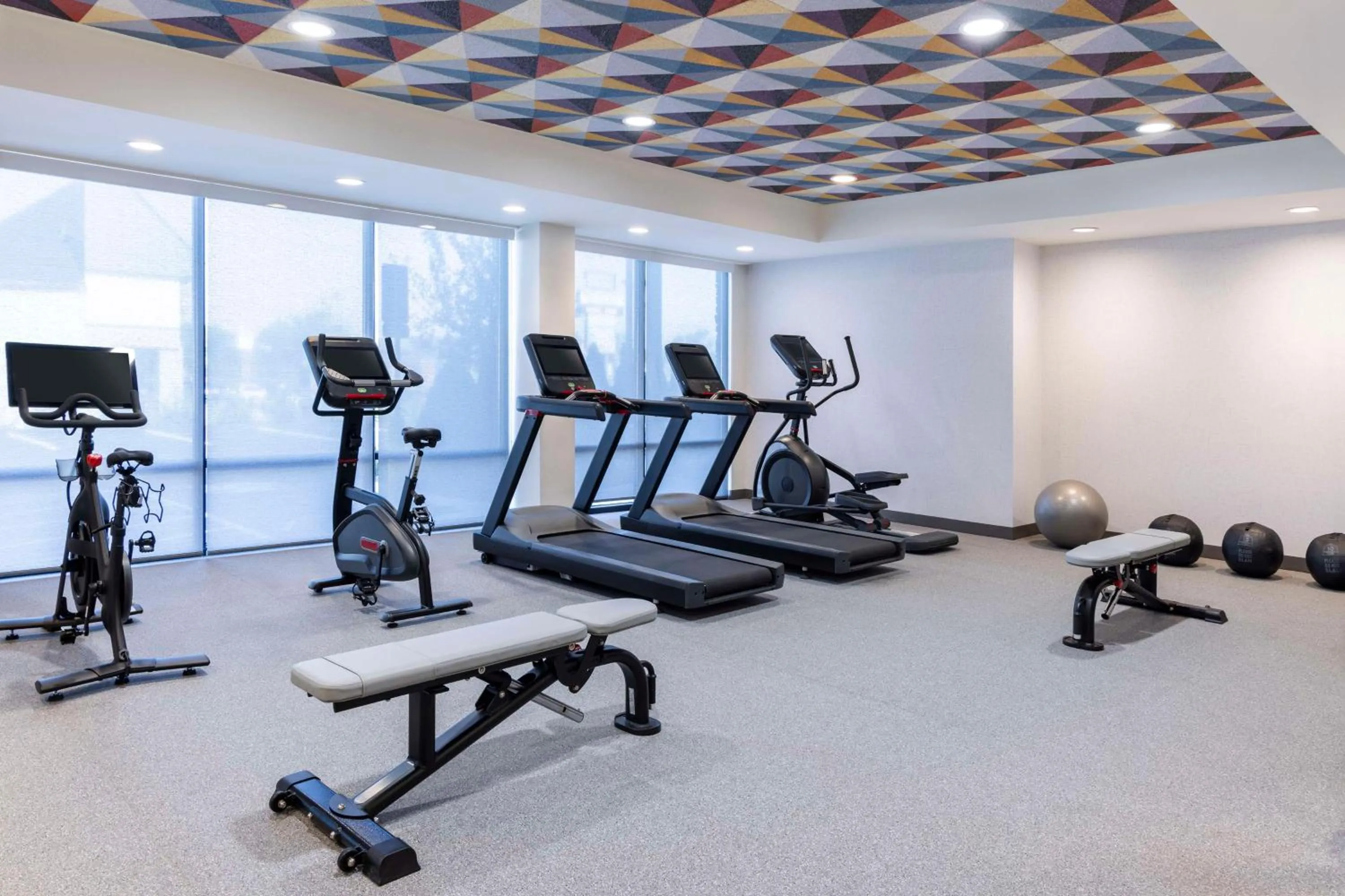 Fitness centre/facilities in Home2 Suites By Hilton East Haven New Haven