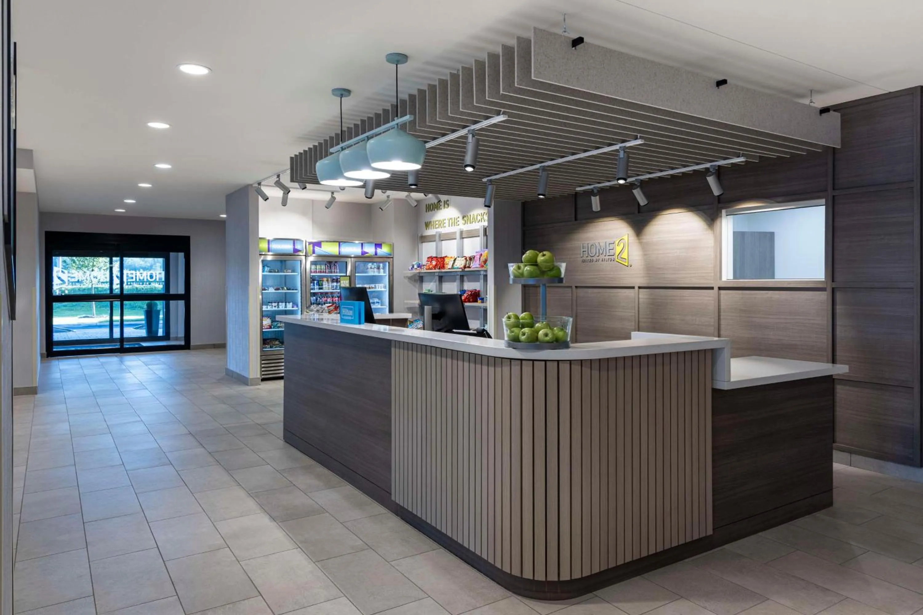 Lobby or reception in Home2 Suites By Hilton East Haven New Haven