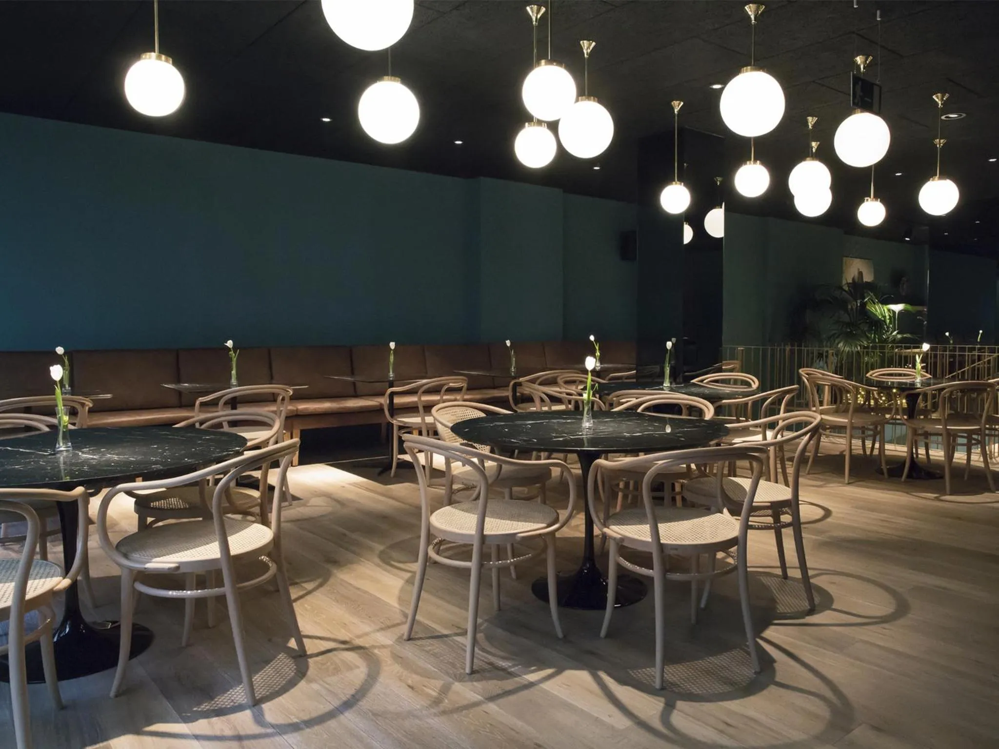 Restaurant/places to eat in Yurbban Trafalgar Hotel