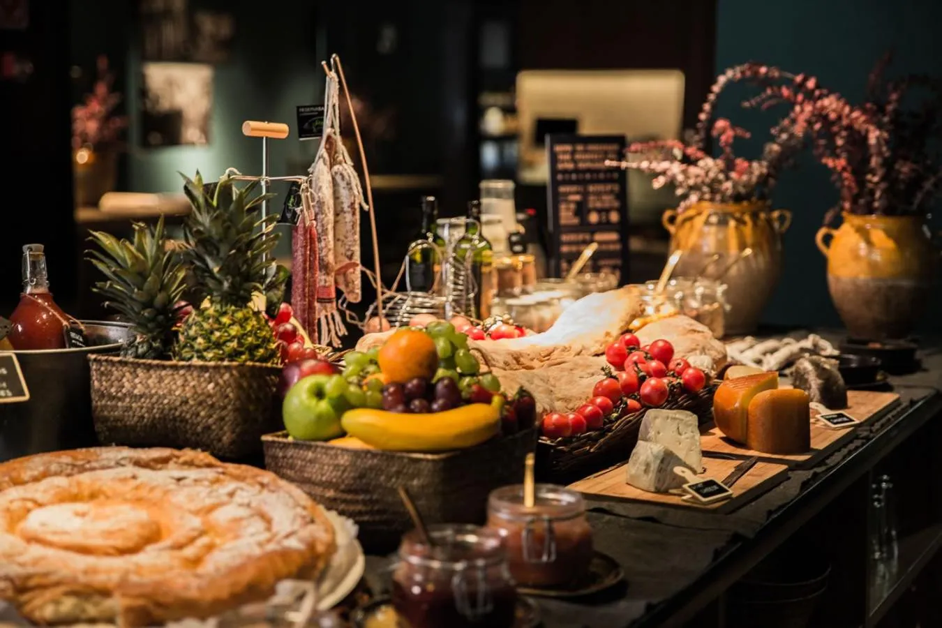 Lounge or bar in Yurbban Trafalgar Hotel