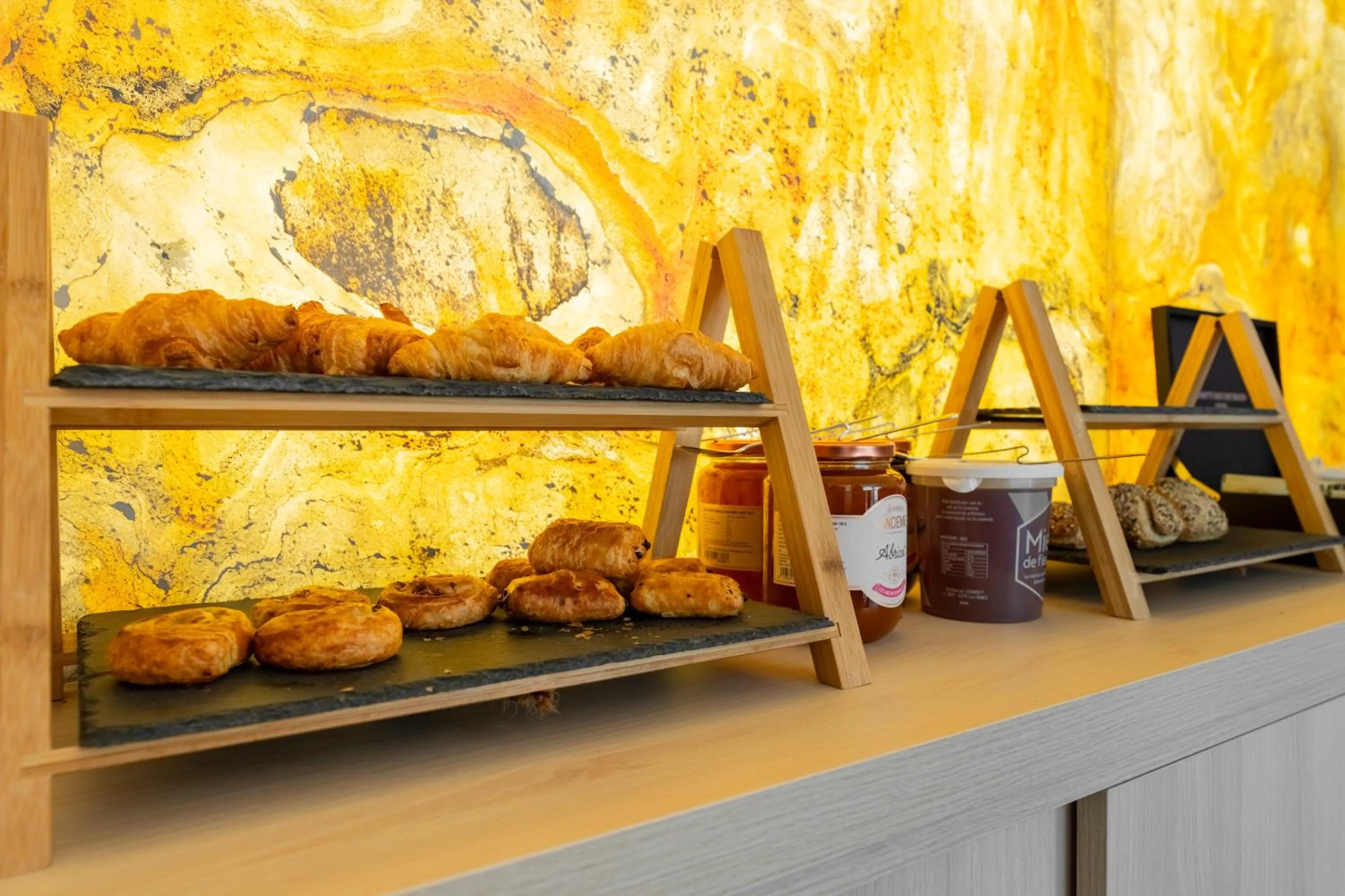 Food and drinks in GREEN PARK HOTEL PARIS